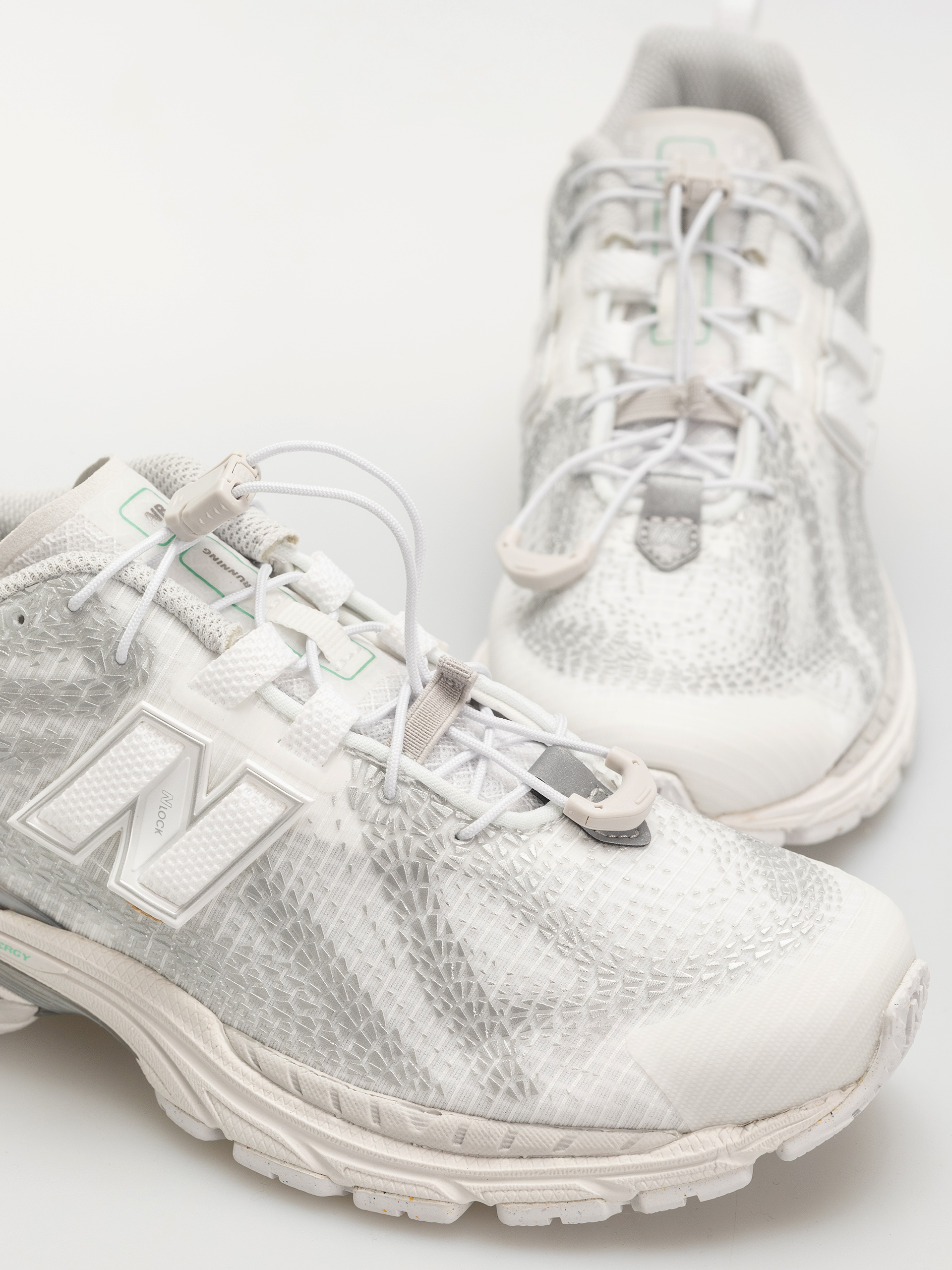 Обувки New Balance 1906 (103 white/silver metallic/deep end)