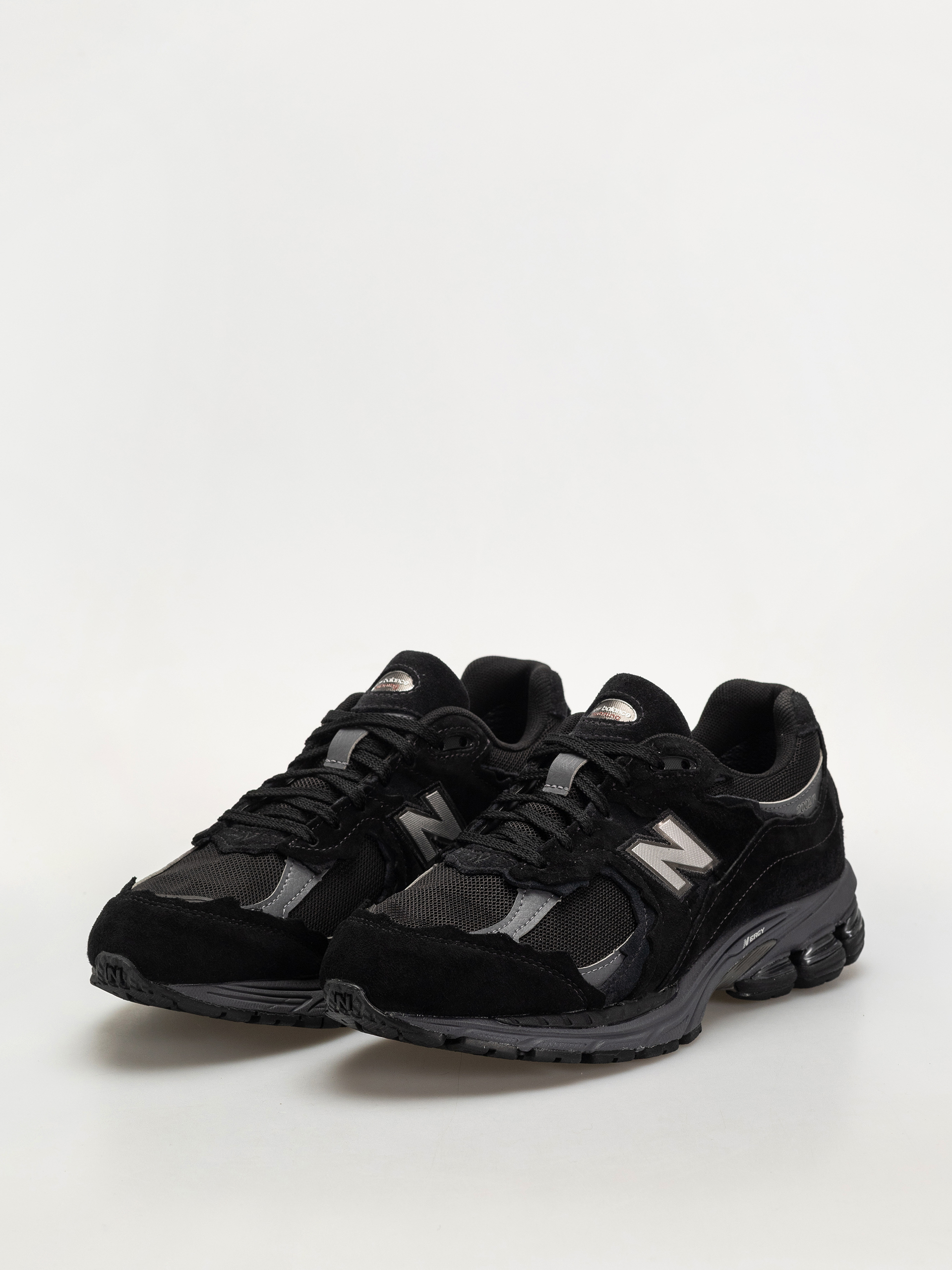 Обувки New Balance 2002 (black/magnet)