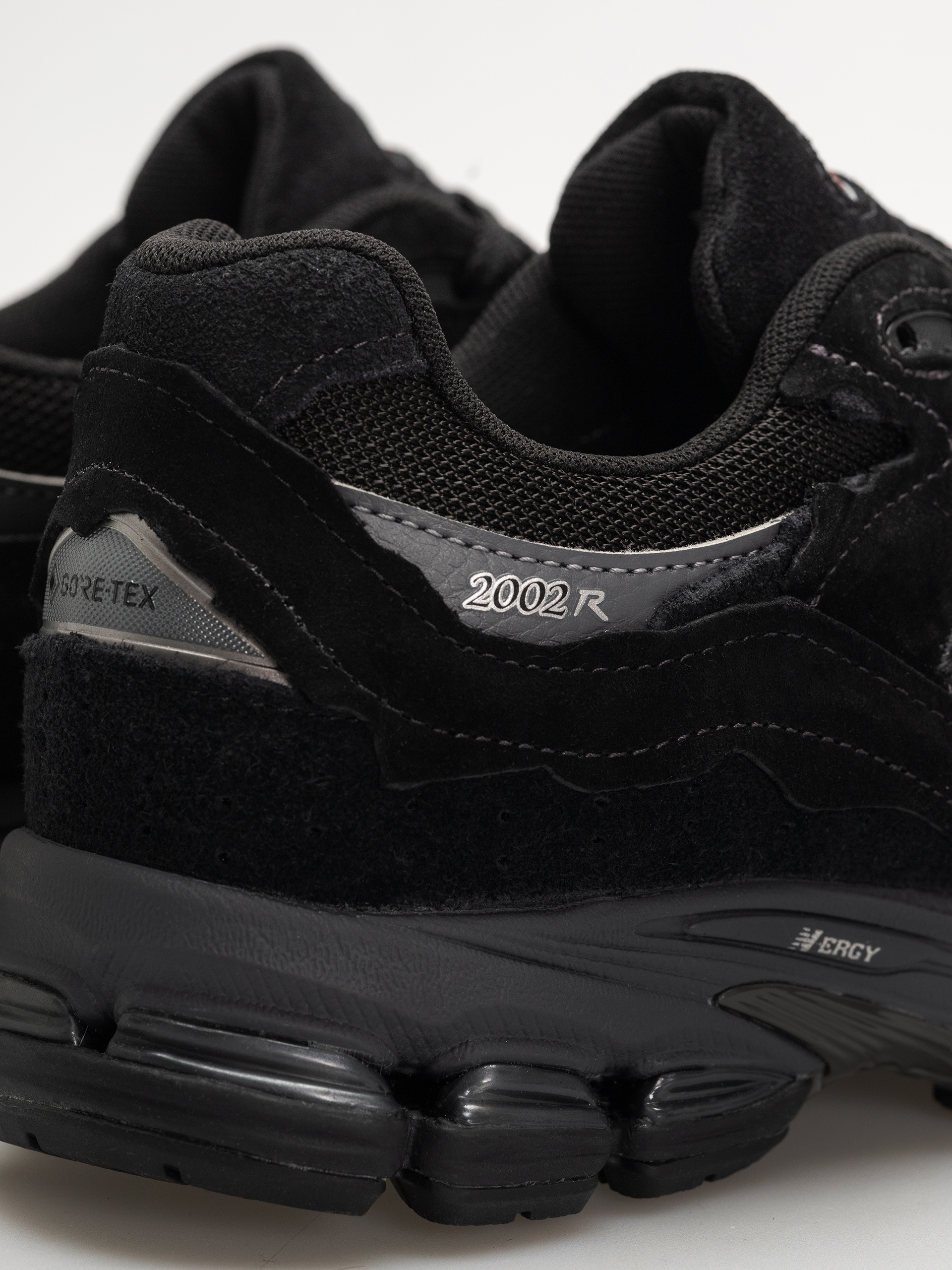 Обувки New Balance 2002 (black/magnet)