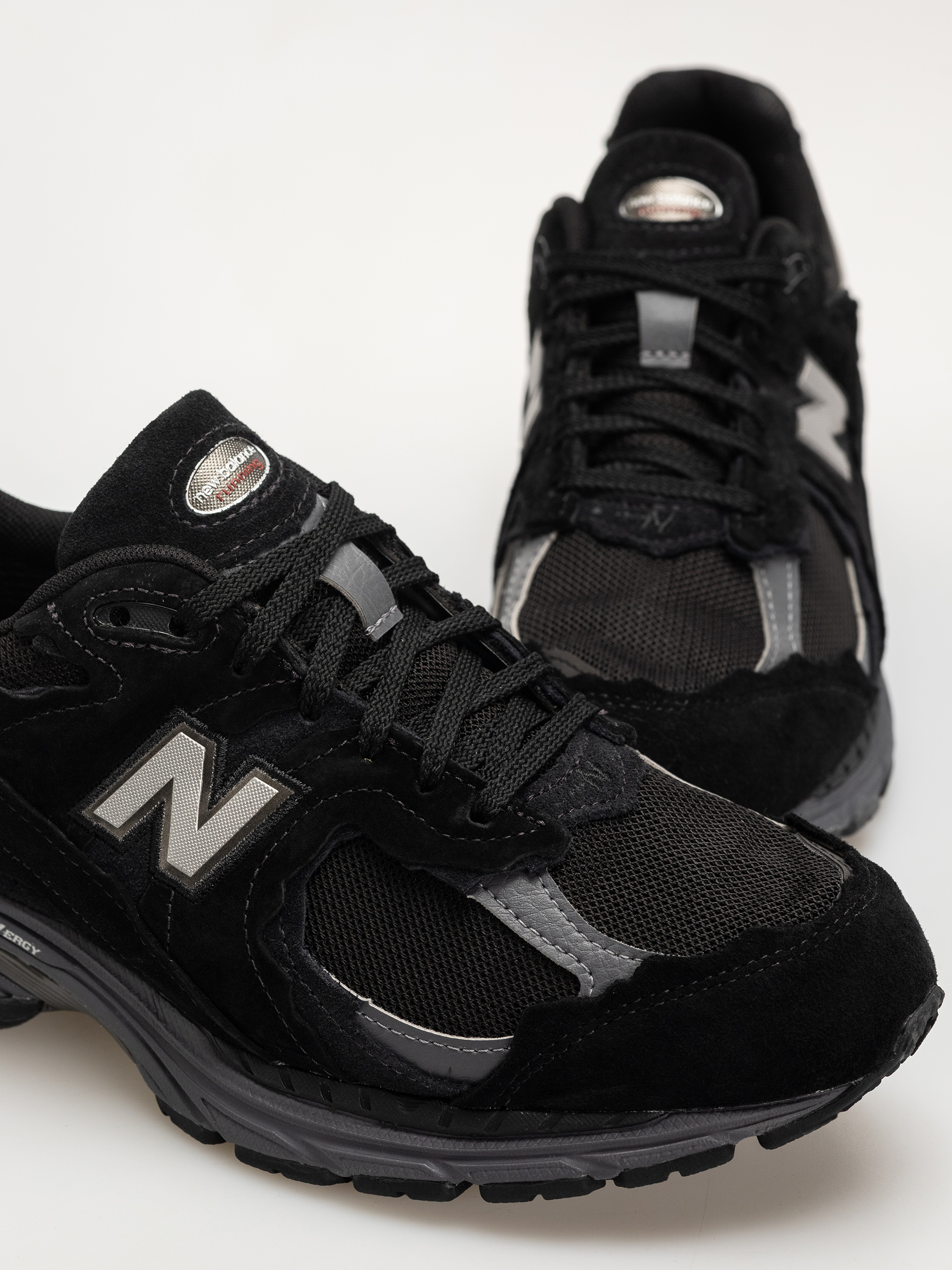 Обувки New Balance 2002 (black/magnet)