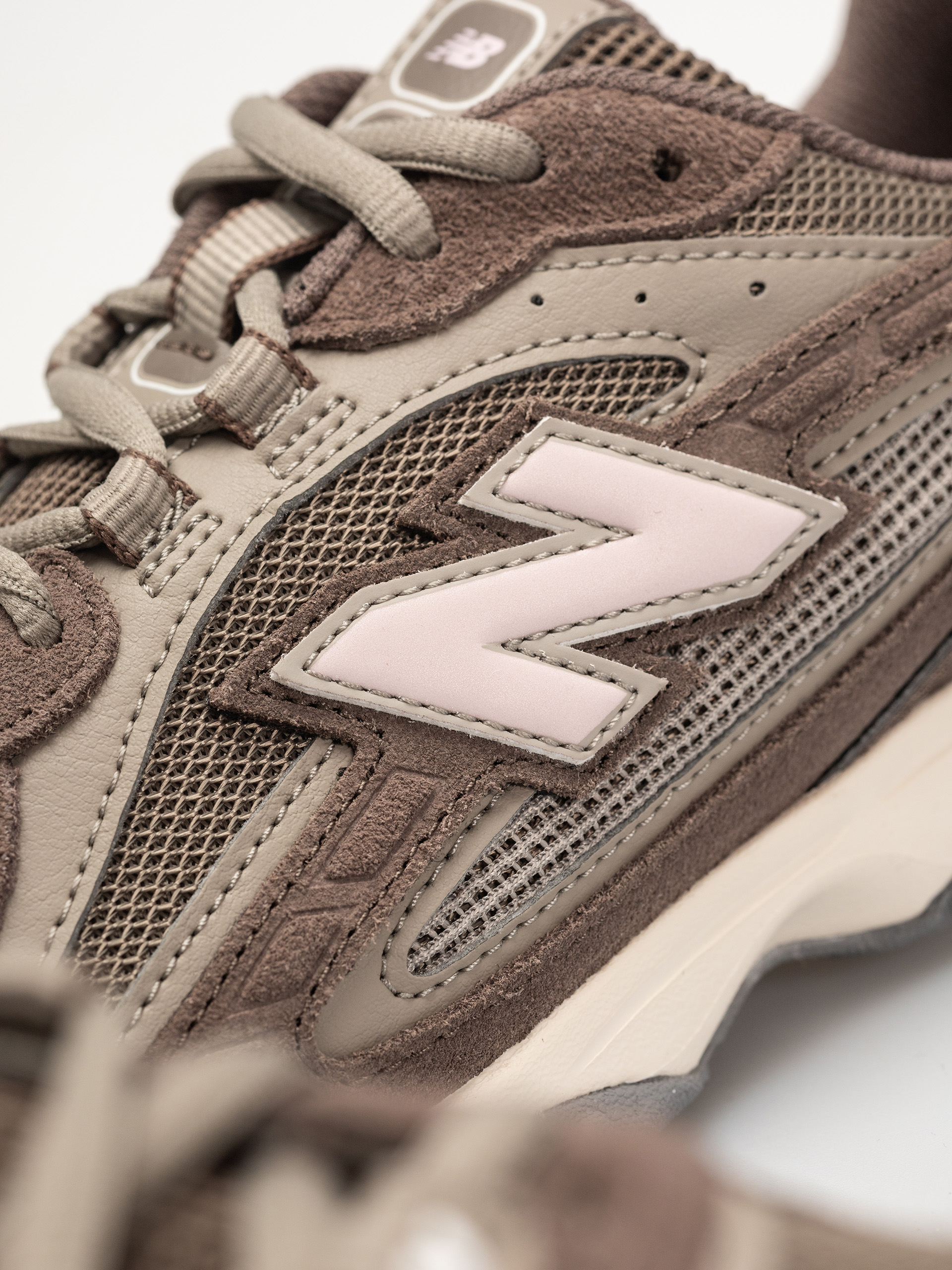 Обувки New Balance 204 (cortado/stone pink)