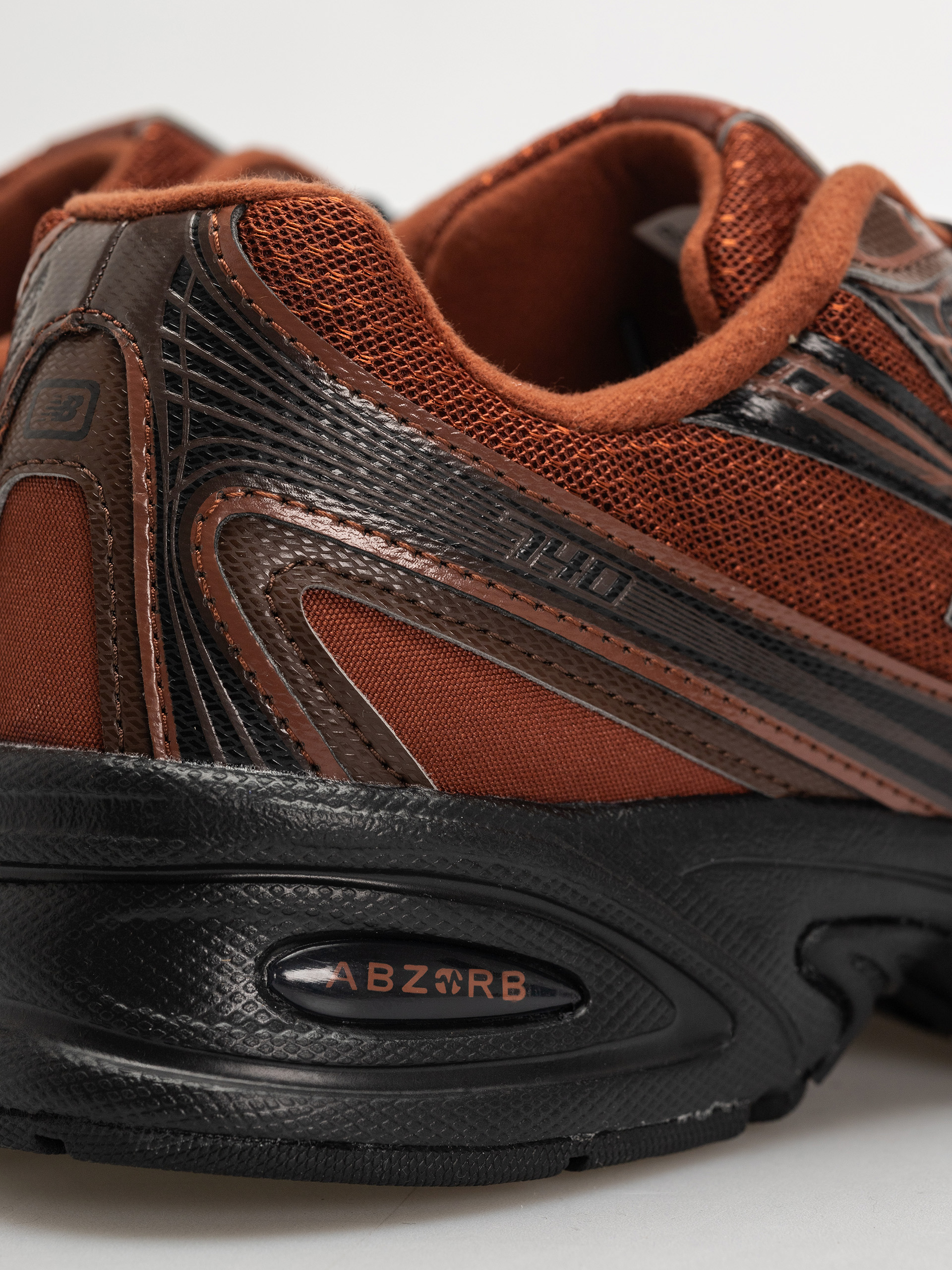 Обувки New Balance 740 (relic brown/pumpernickel)