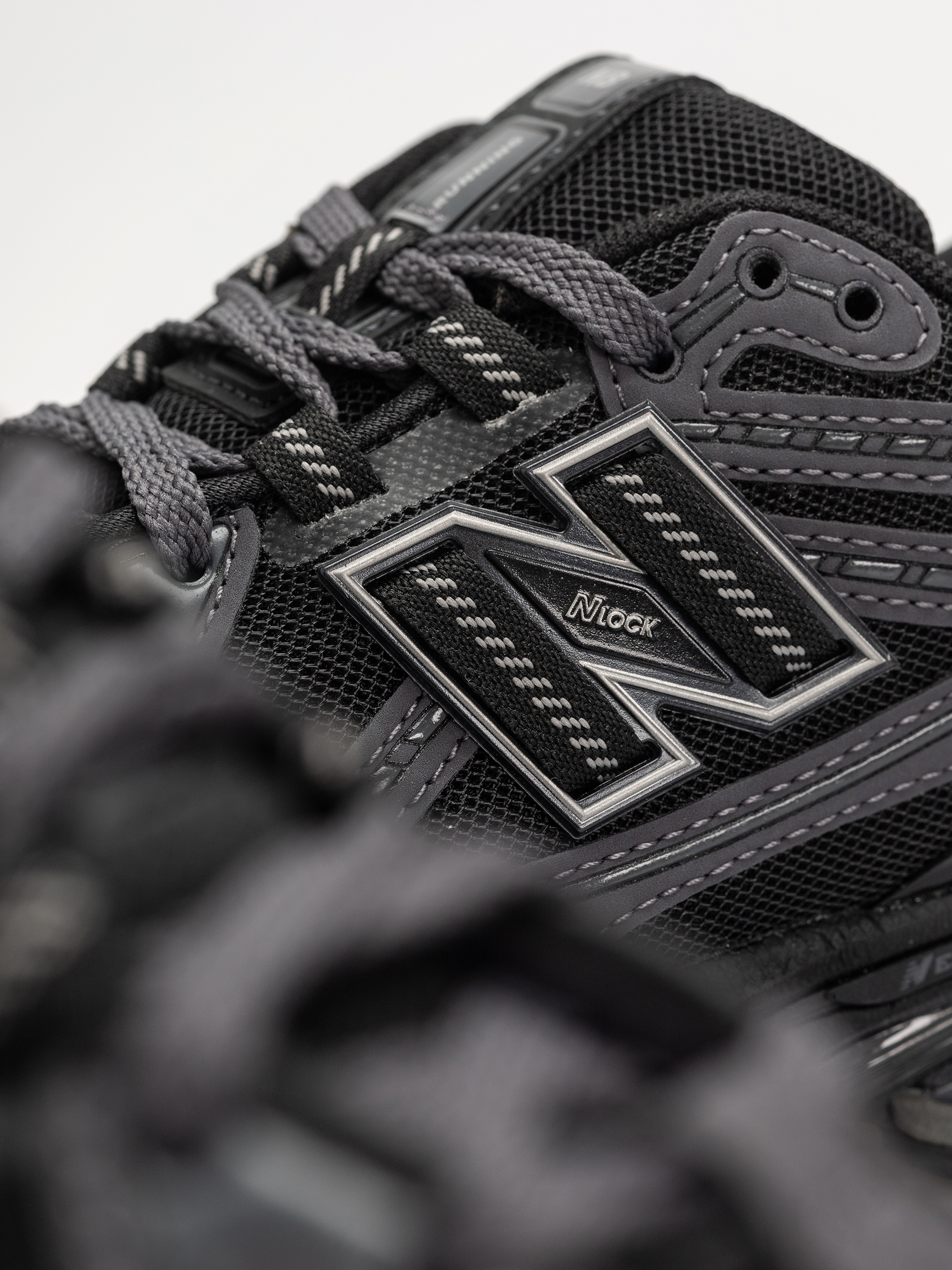 Обувки New Balance 1906 (black)