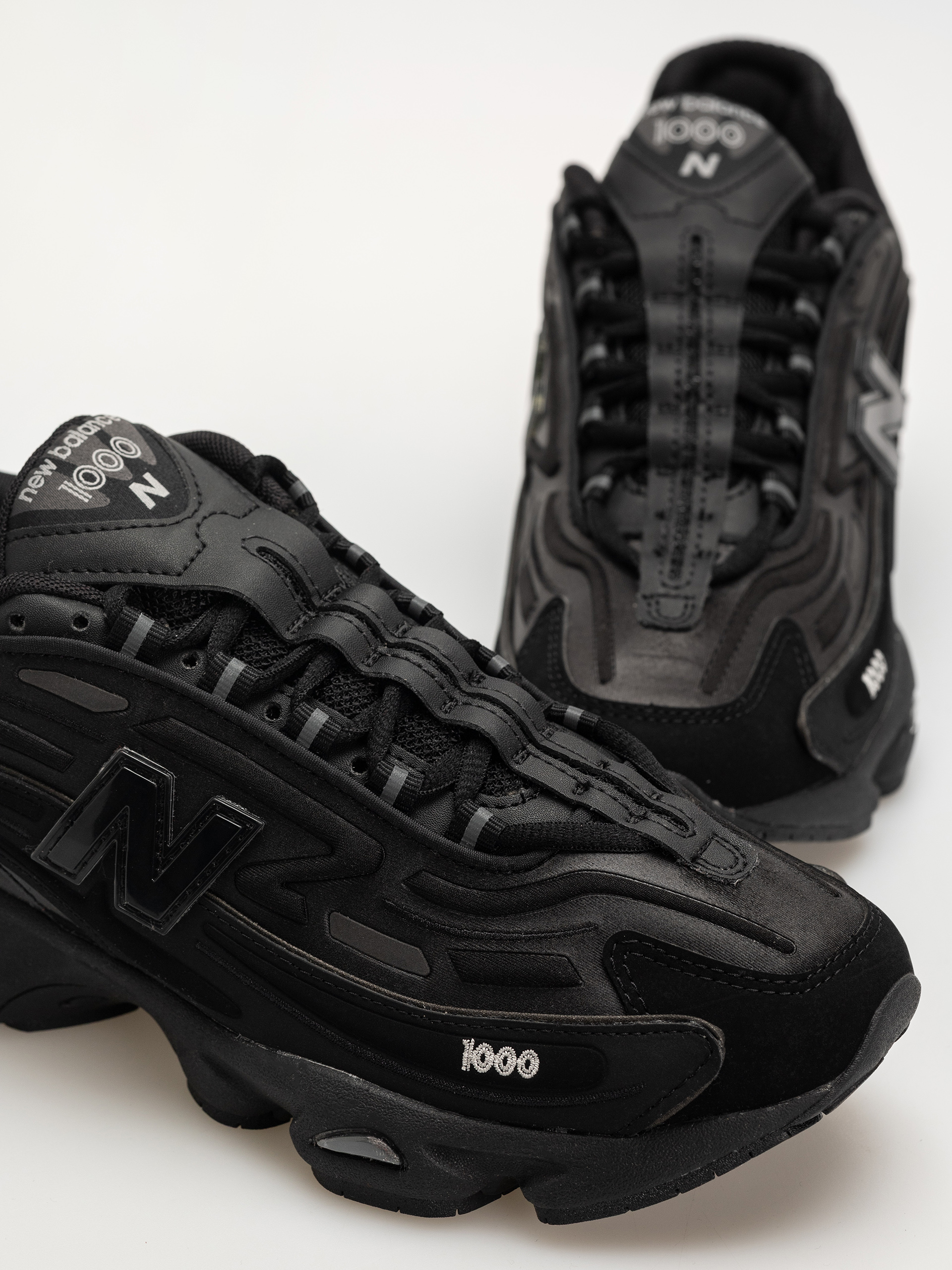 Обувки New Balance 1000 (black/black metallic/light gold metallic b)