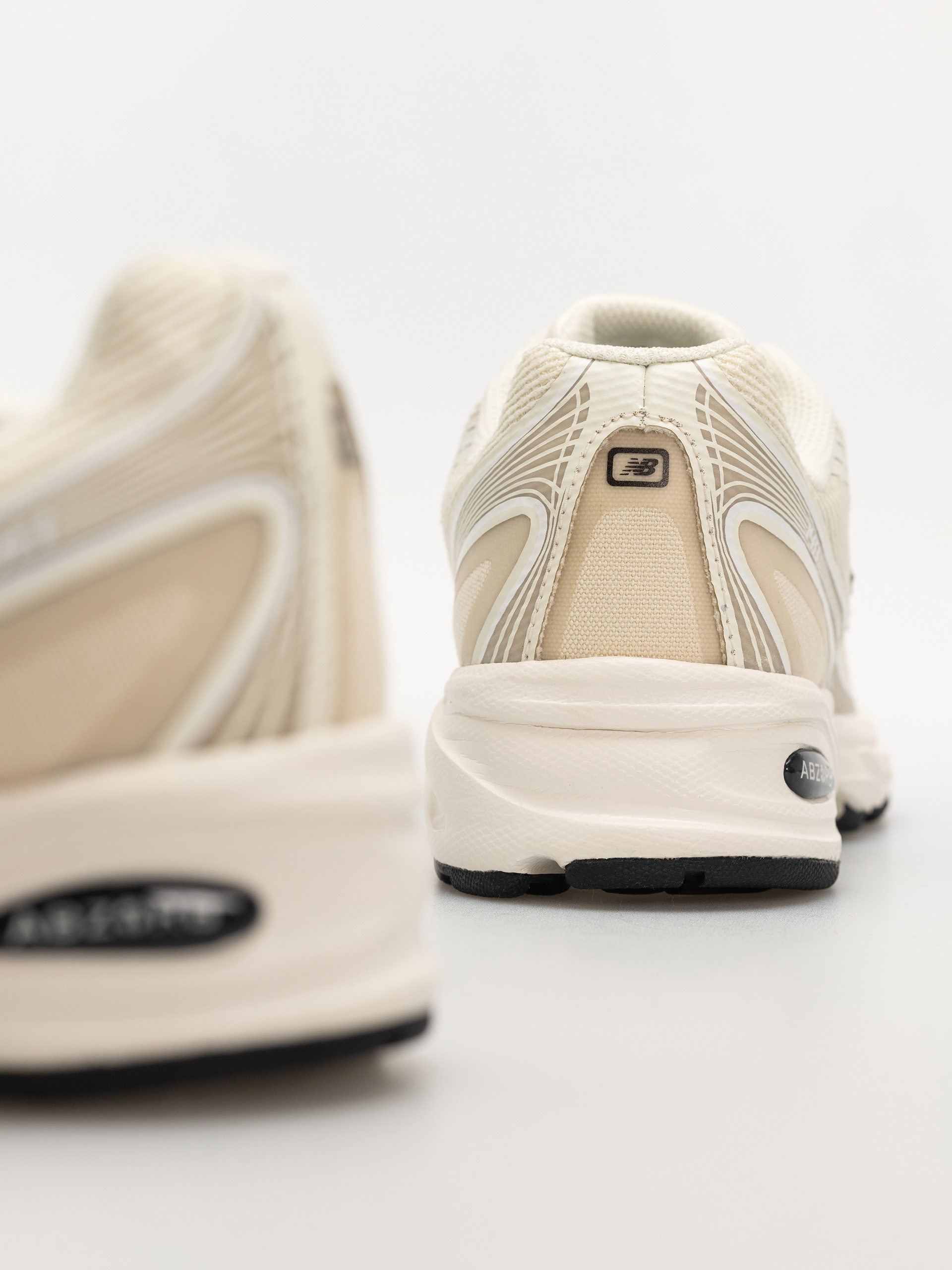 Обувки New Balance 740 (shipyard/angora)