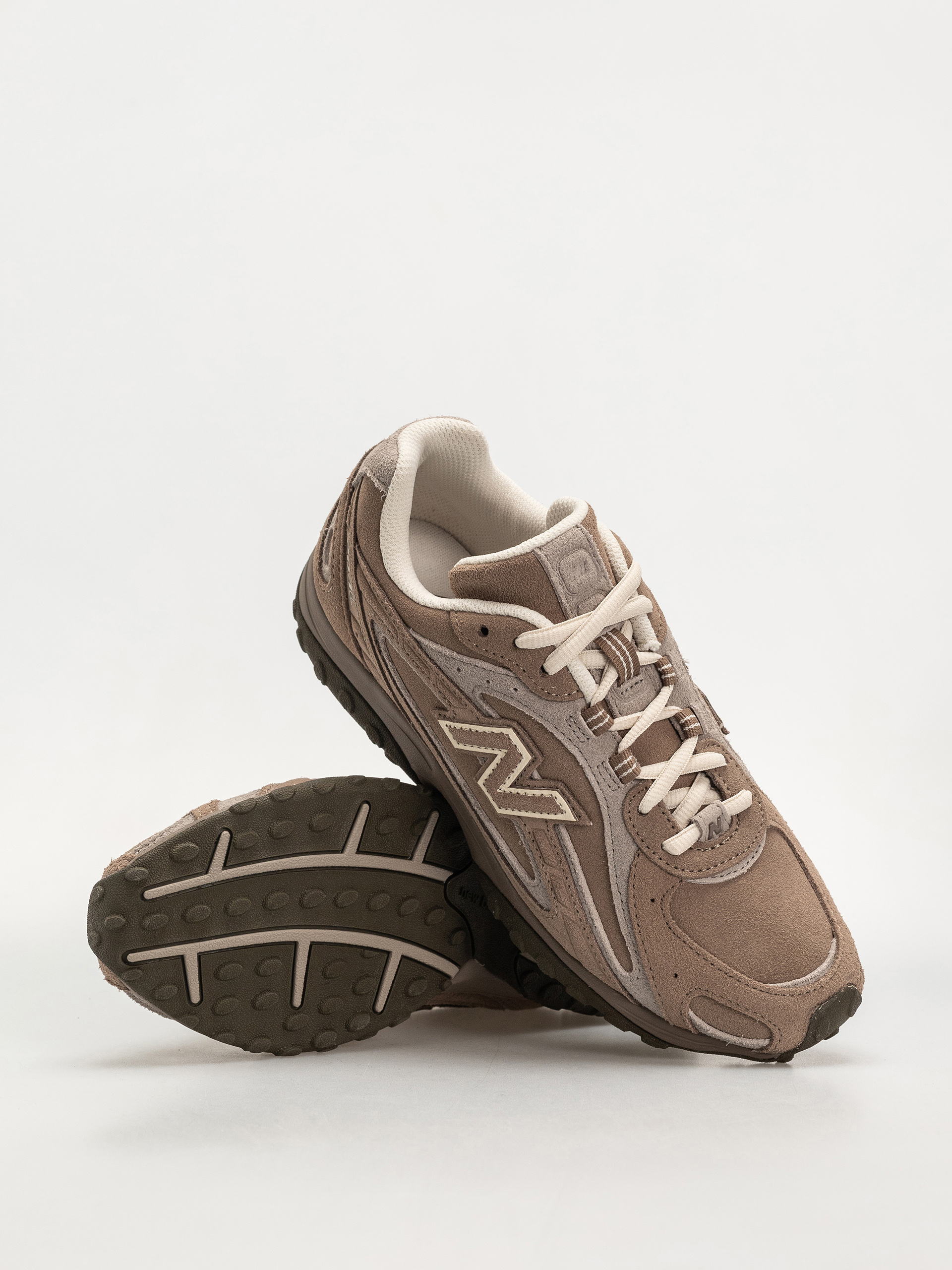 Обувки New Balance 204 (mushroom/arid stone mma)