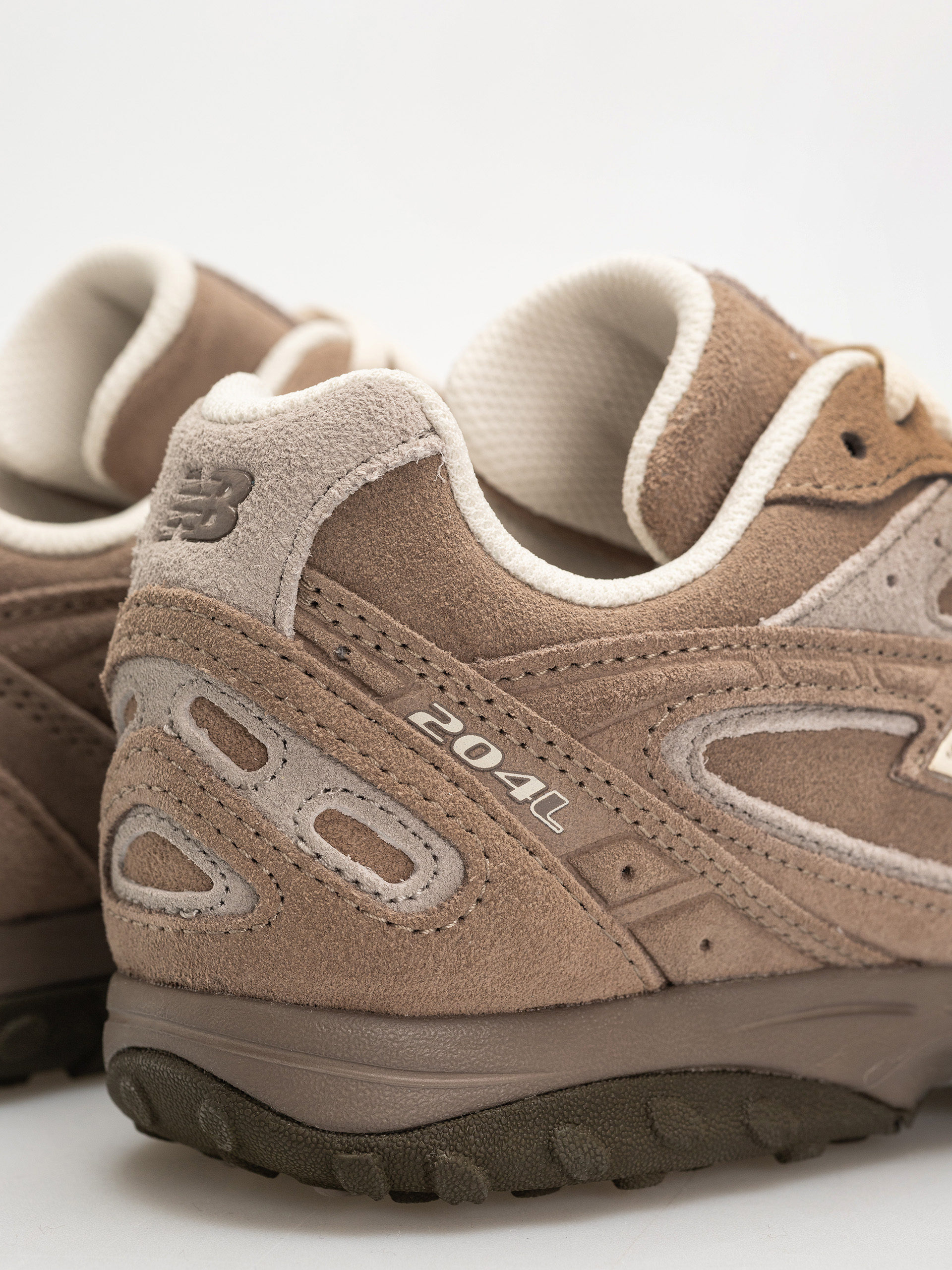 Обувки New Balance 204 (mushroom/arid stone mma)