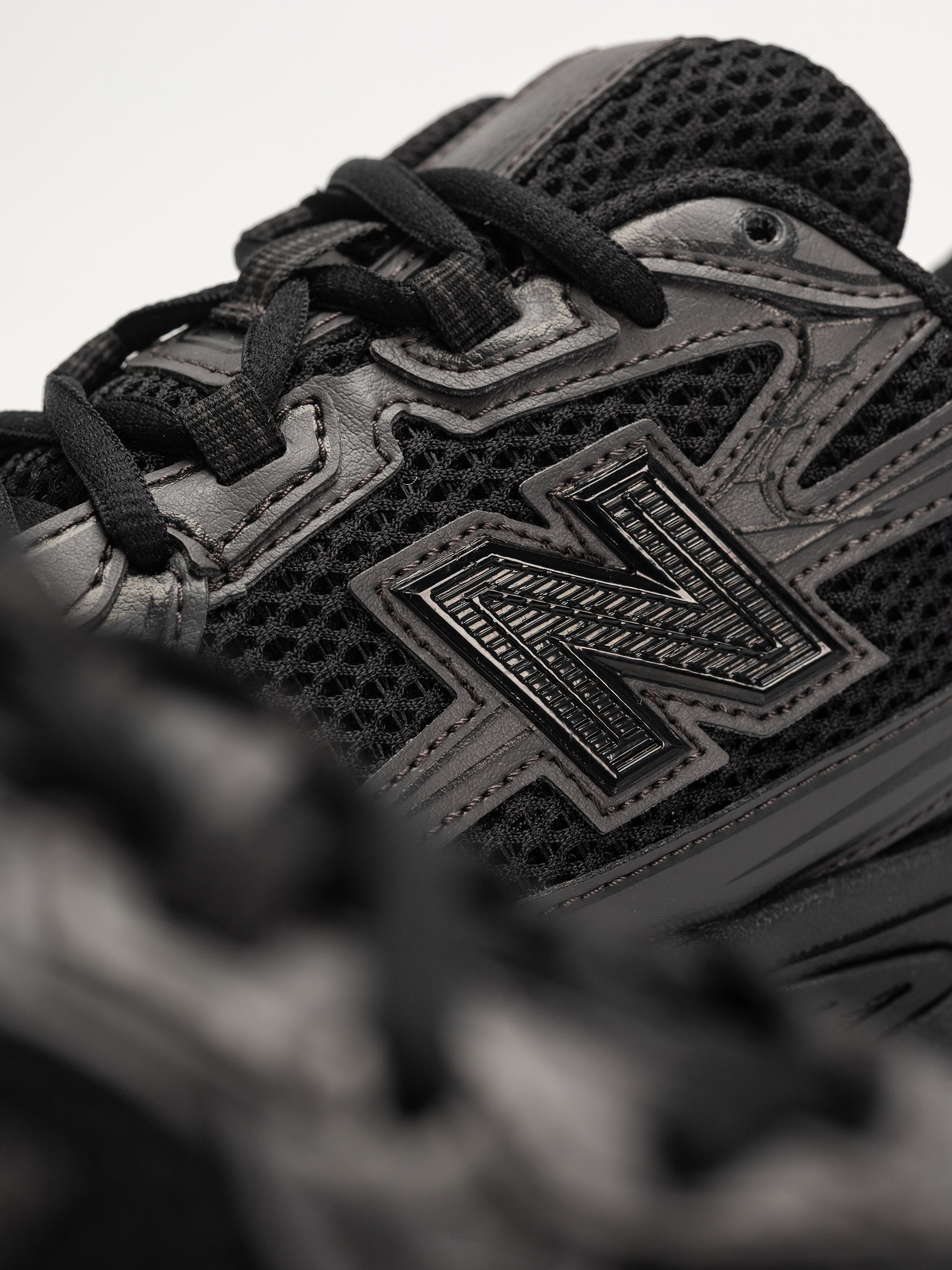 Обувки New Balance 740 (white/silver metallic/black nw2)