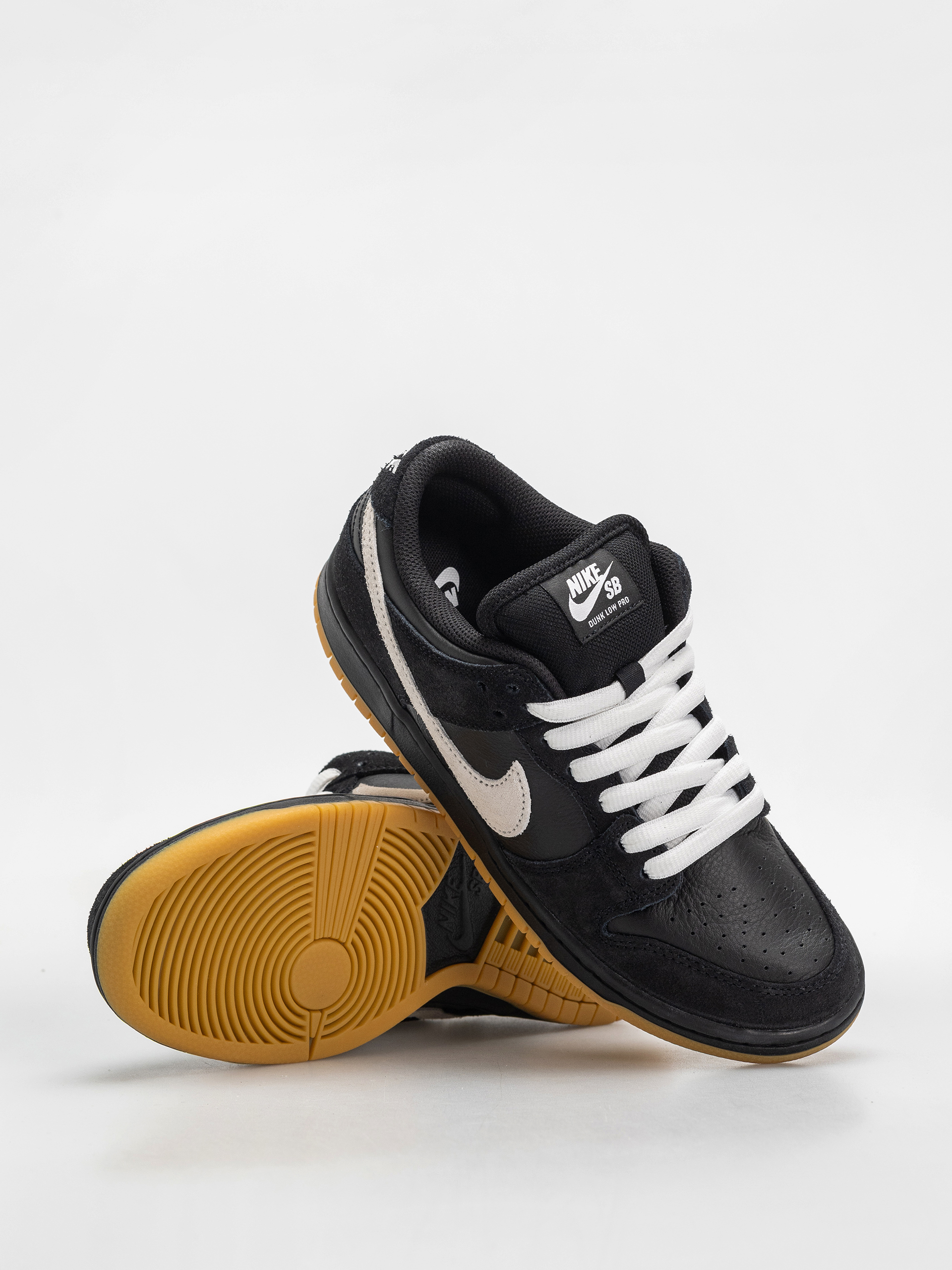 Обувки Nike SB Dunk Low Pro (black/white black gum light brown)