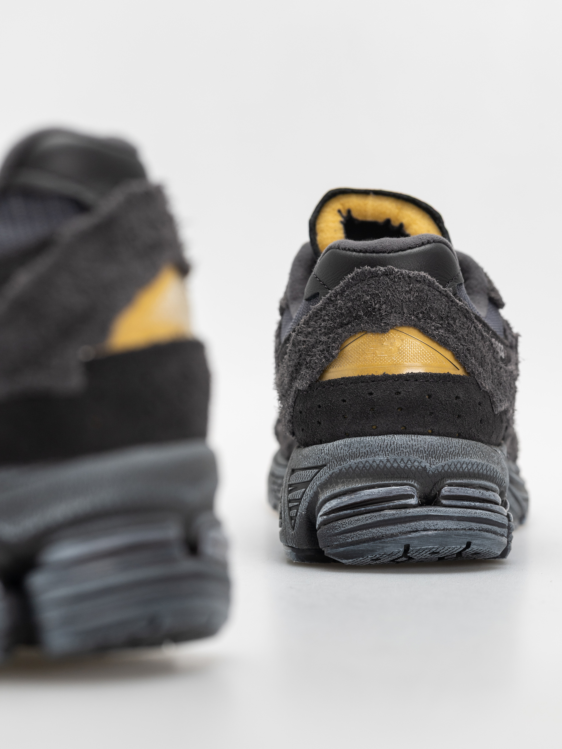 Обувки New Balance 2002 (black)