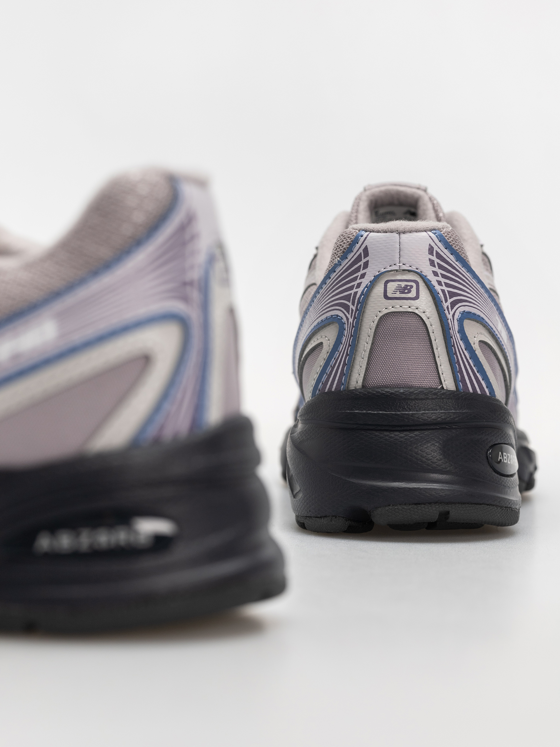 Обувки New Balance 740 JR (truffle salt/fairweather blue)