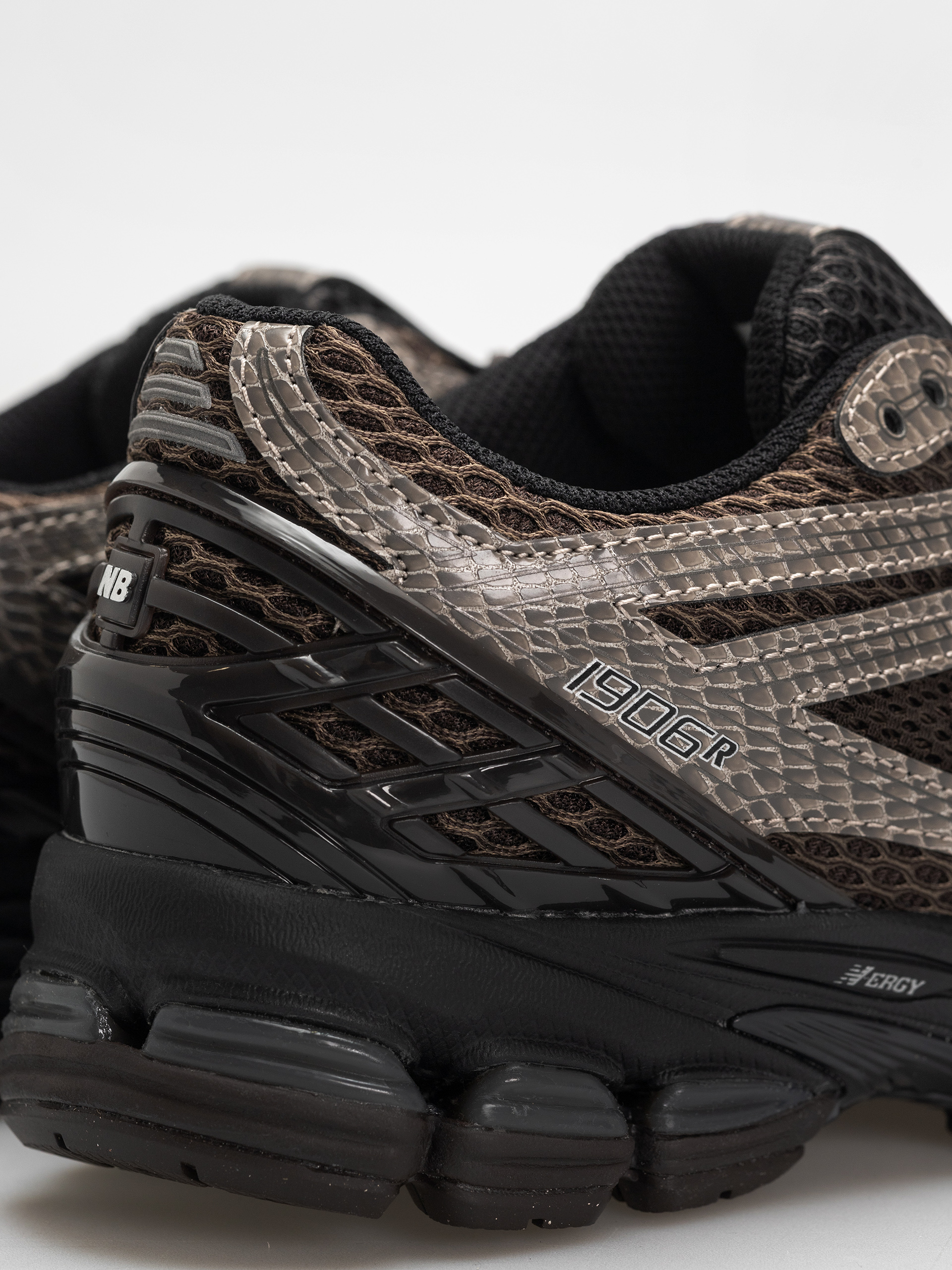 Обувки New Balance 1906 (thunder brown/black)