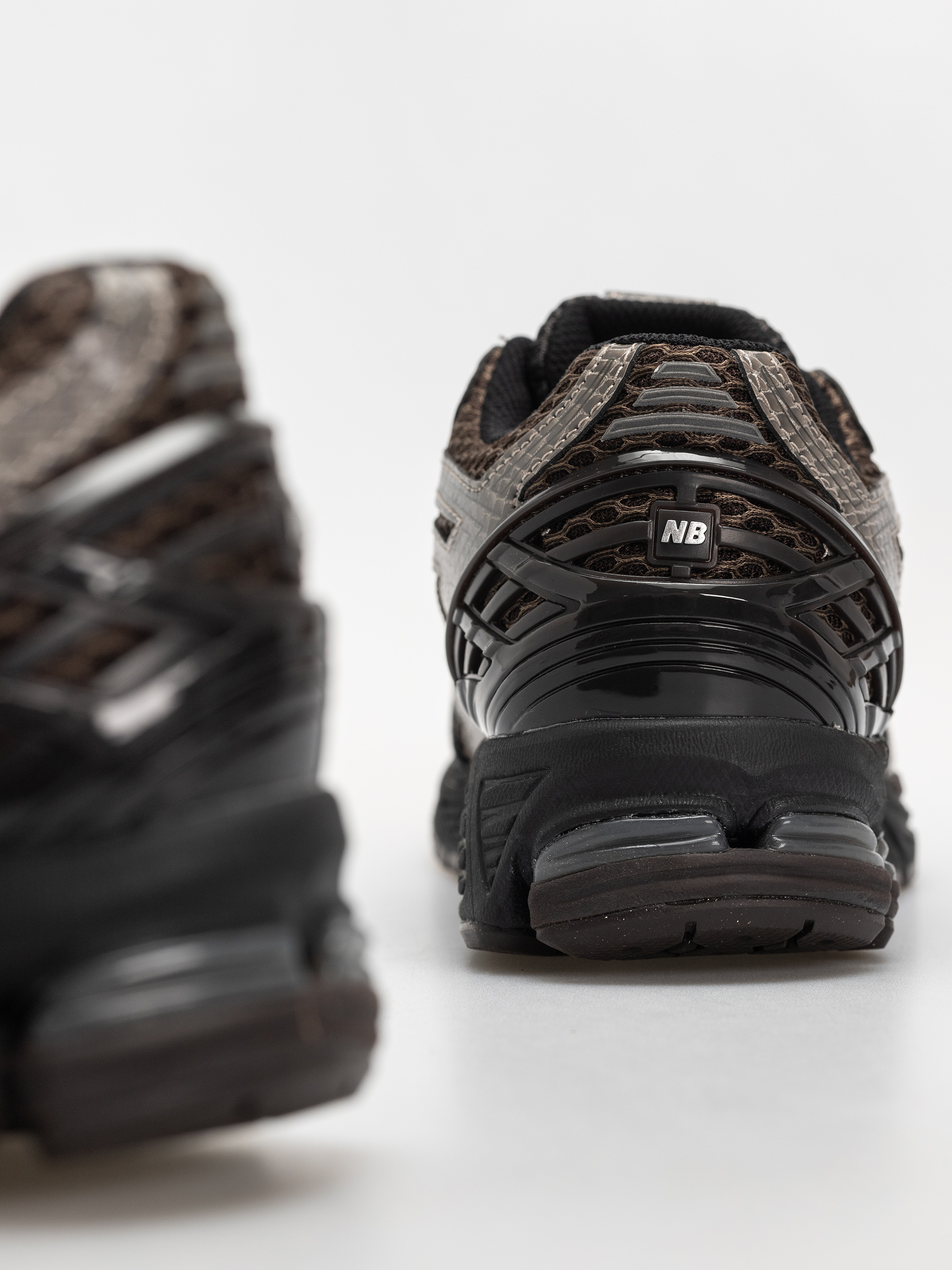 Обувки New Balance 1906 (thunder brown/black)