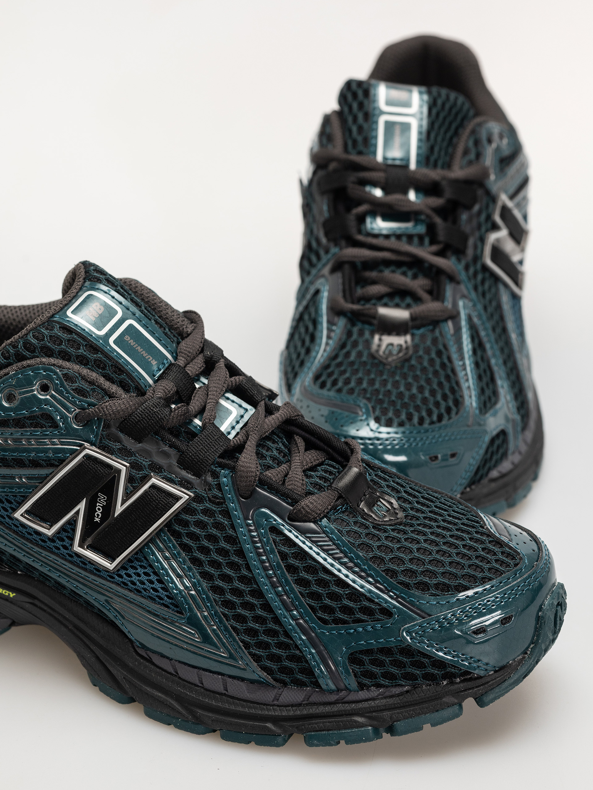 Обувки New Balance 1906 (medusa green/black)