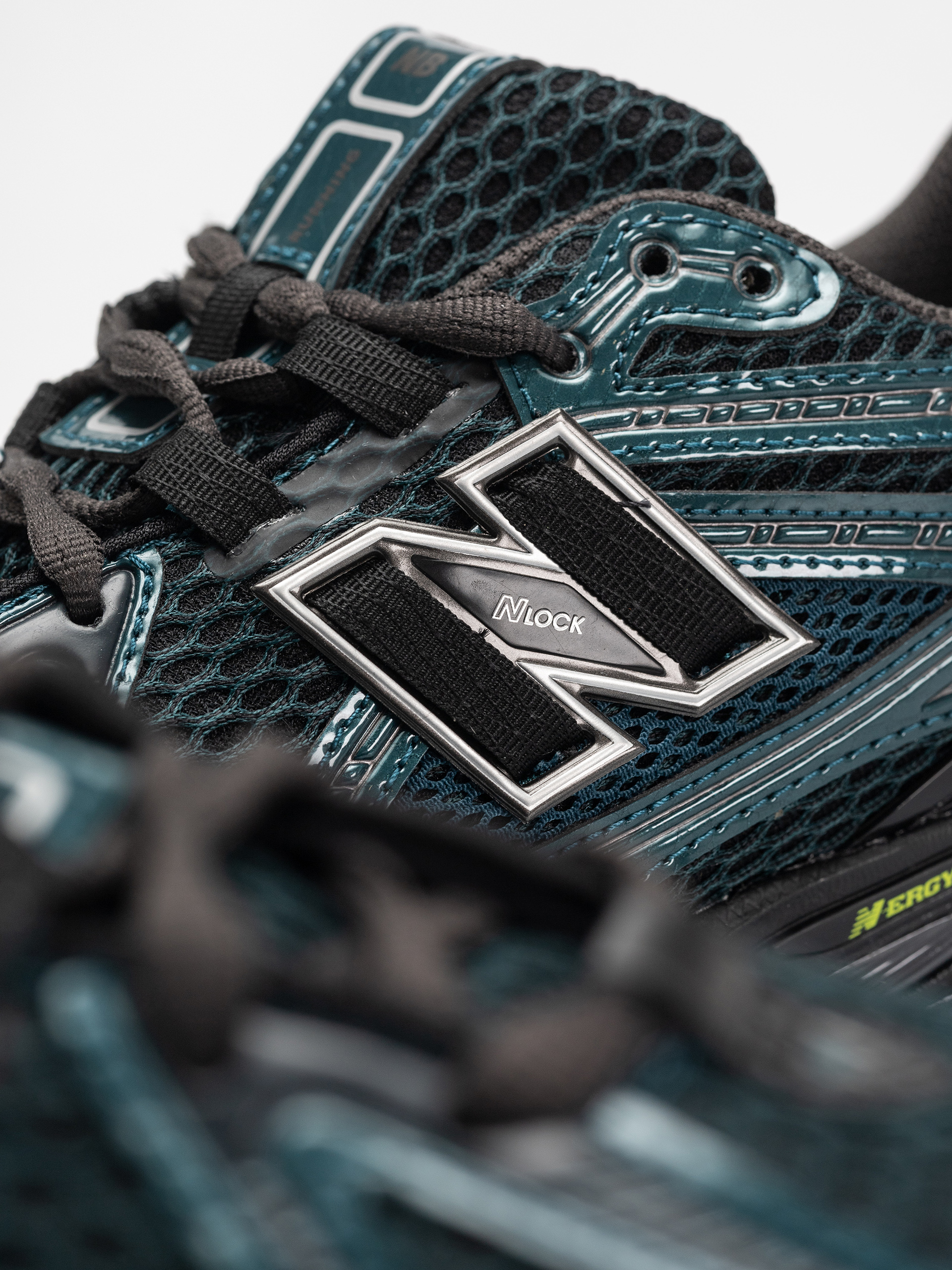 Обувки New Balance 1906 (medusa green/black)