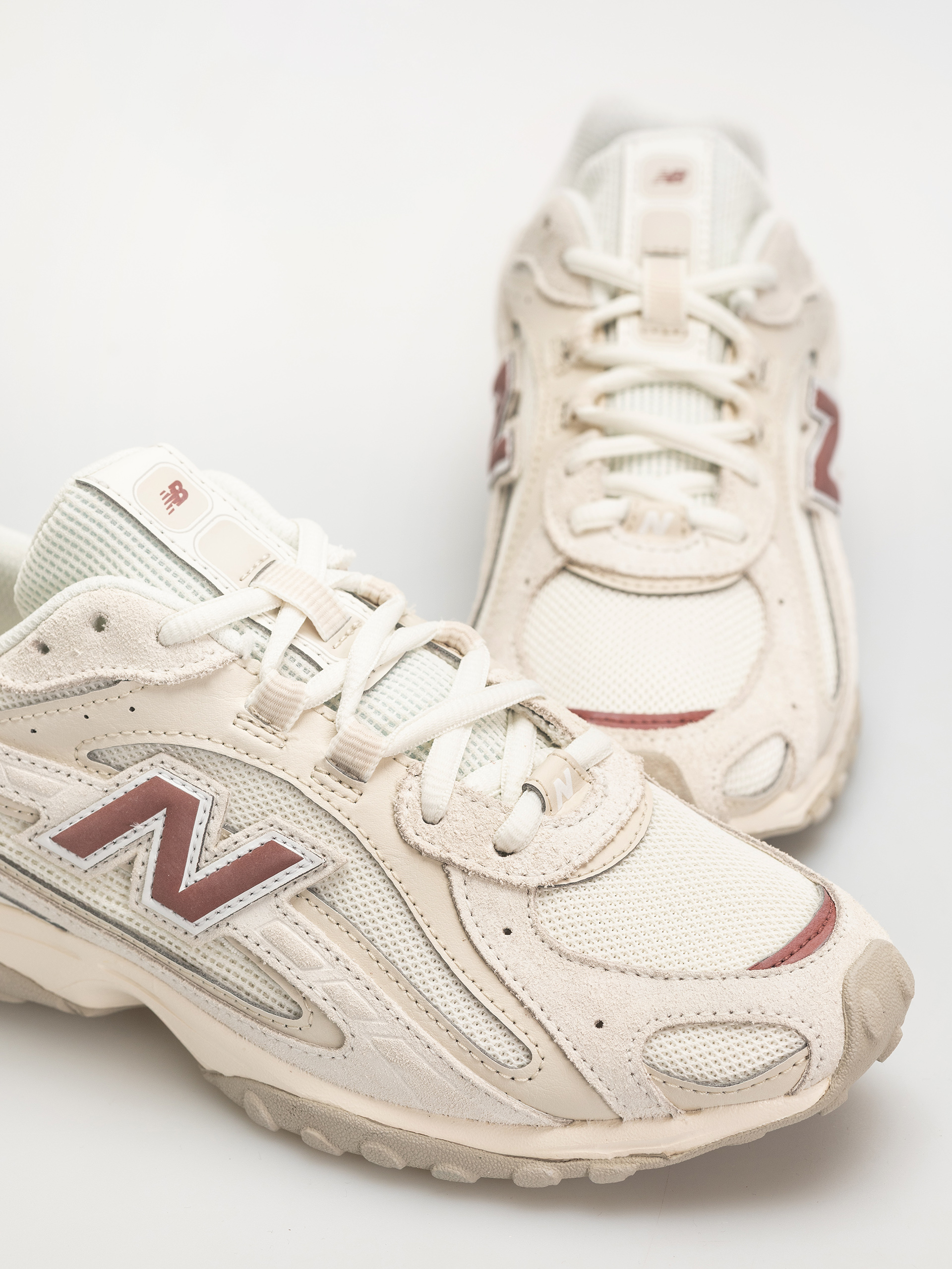 Обувки New Balance 204 (sea salt/red rock)