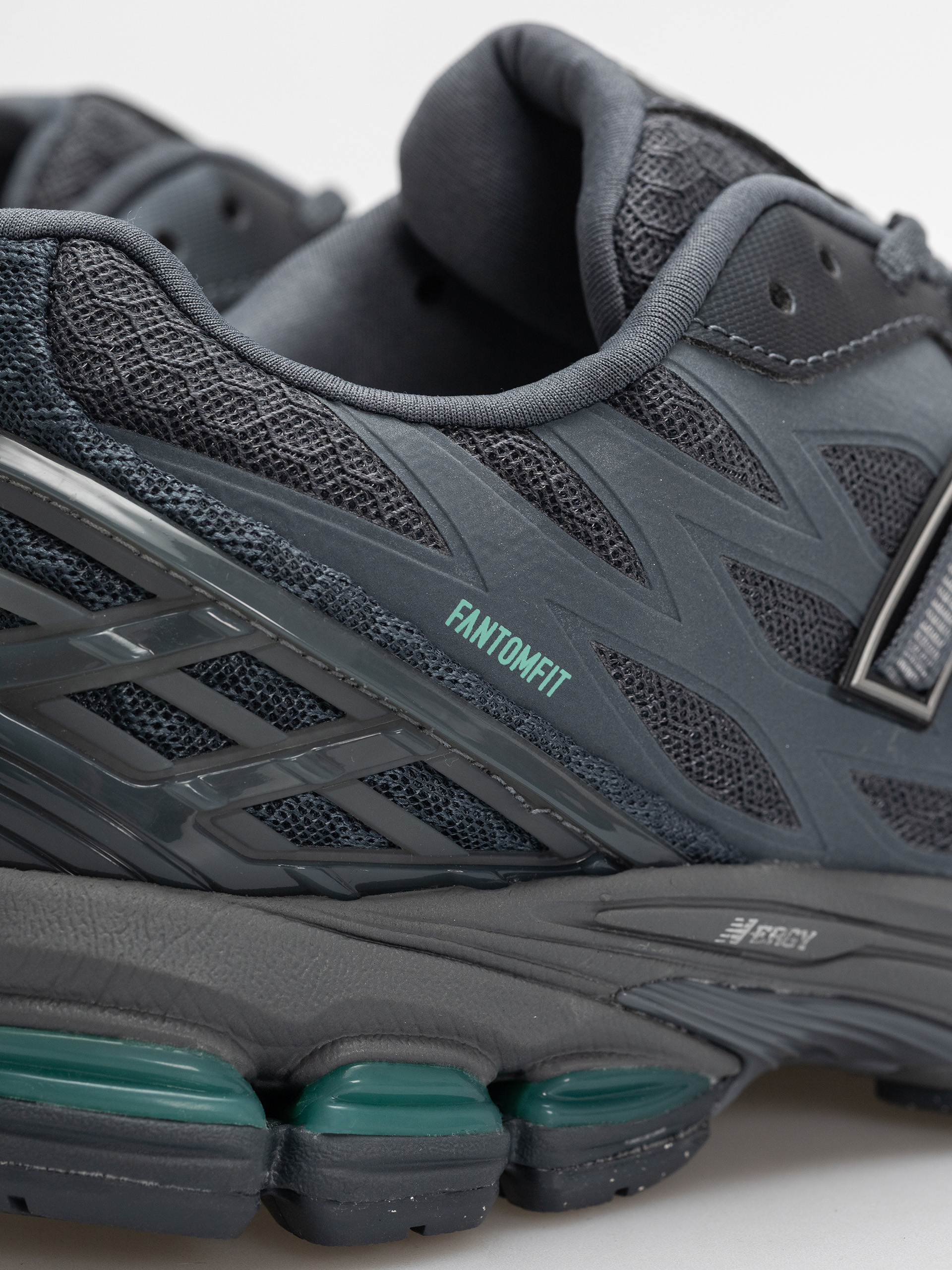 Обувки New Balance 1906 (graphite/deep end)