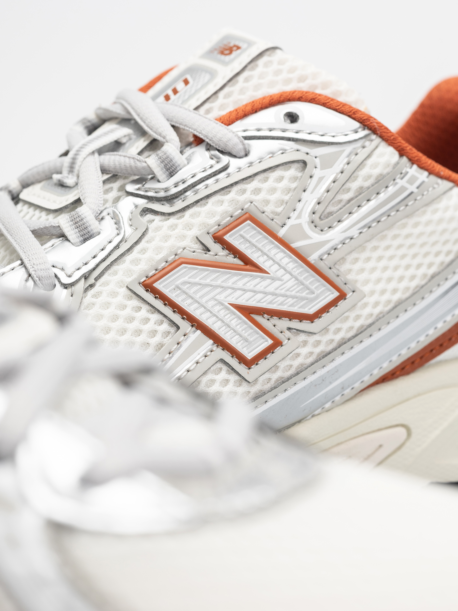 Обувки New Balance 740 (angora/cinnamon)