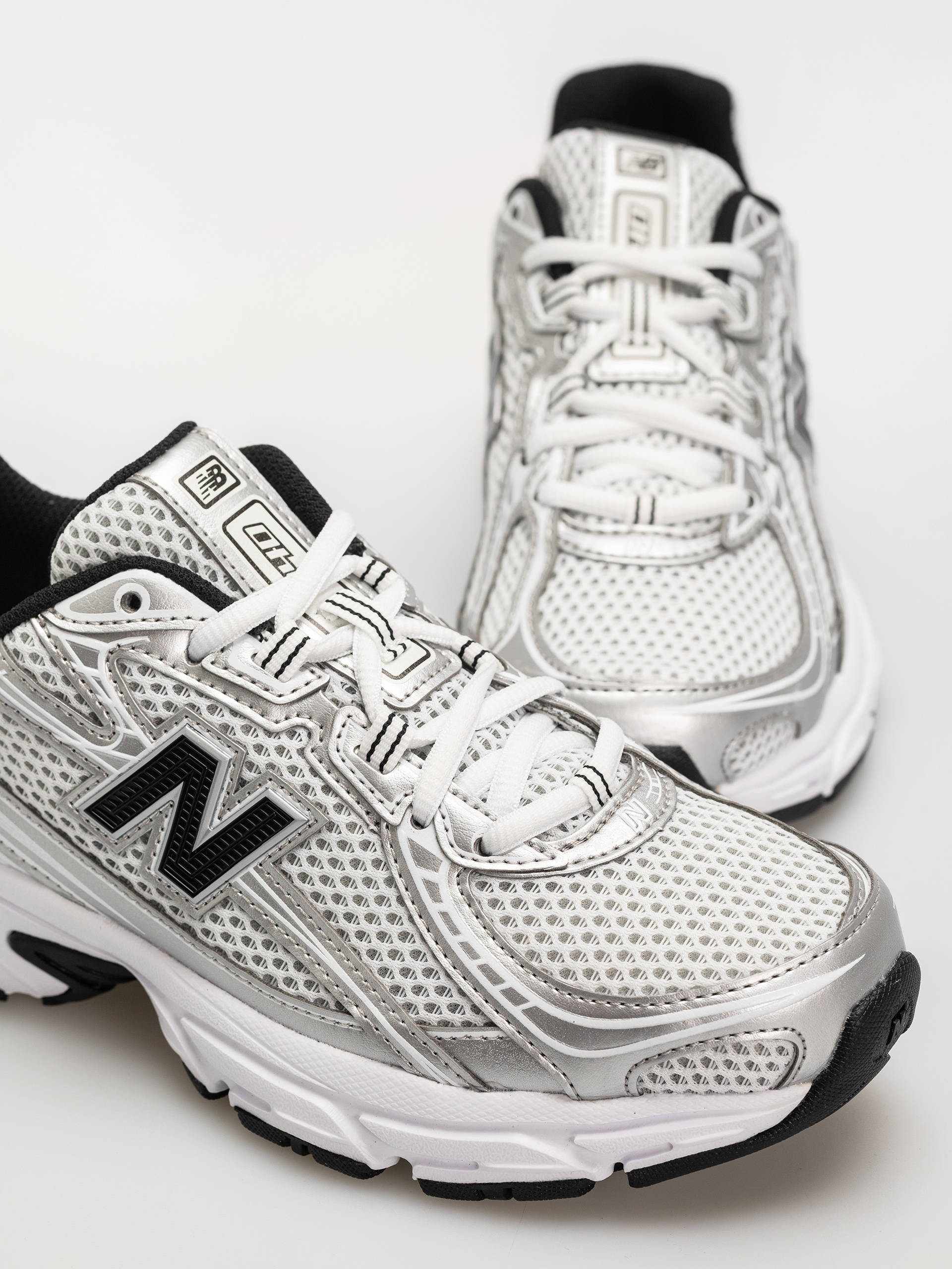 Обувки New Balance 740 (white/silver metallic/black nw2)