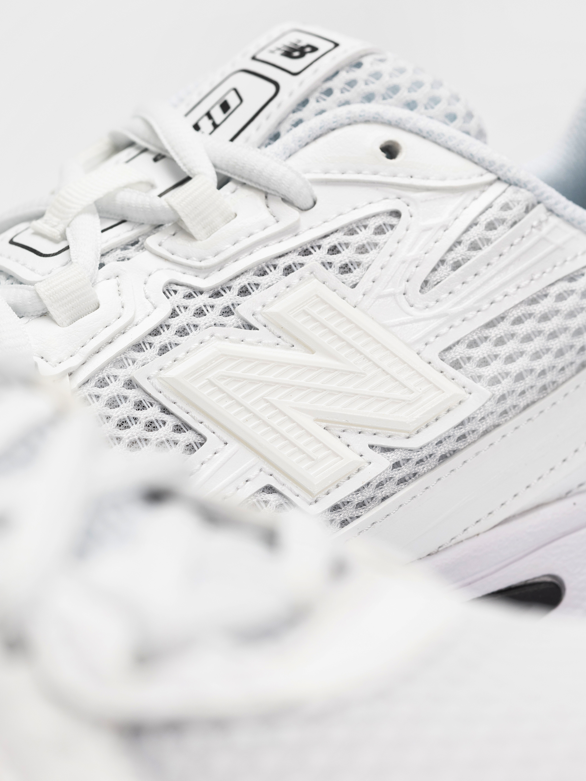 Обувки New Balance 740 (white/black ww2)