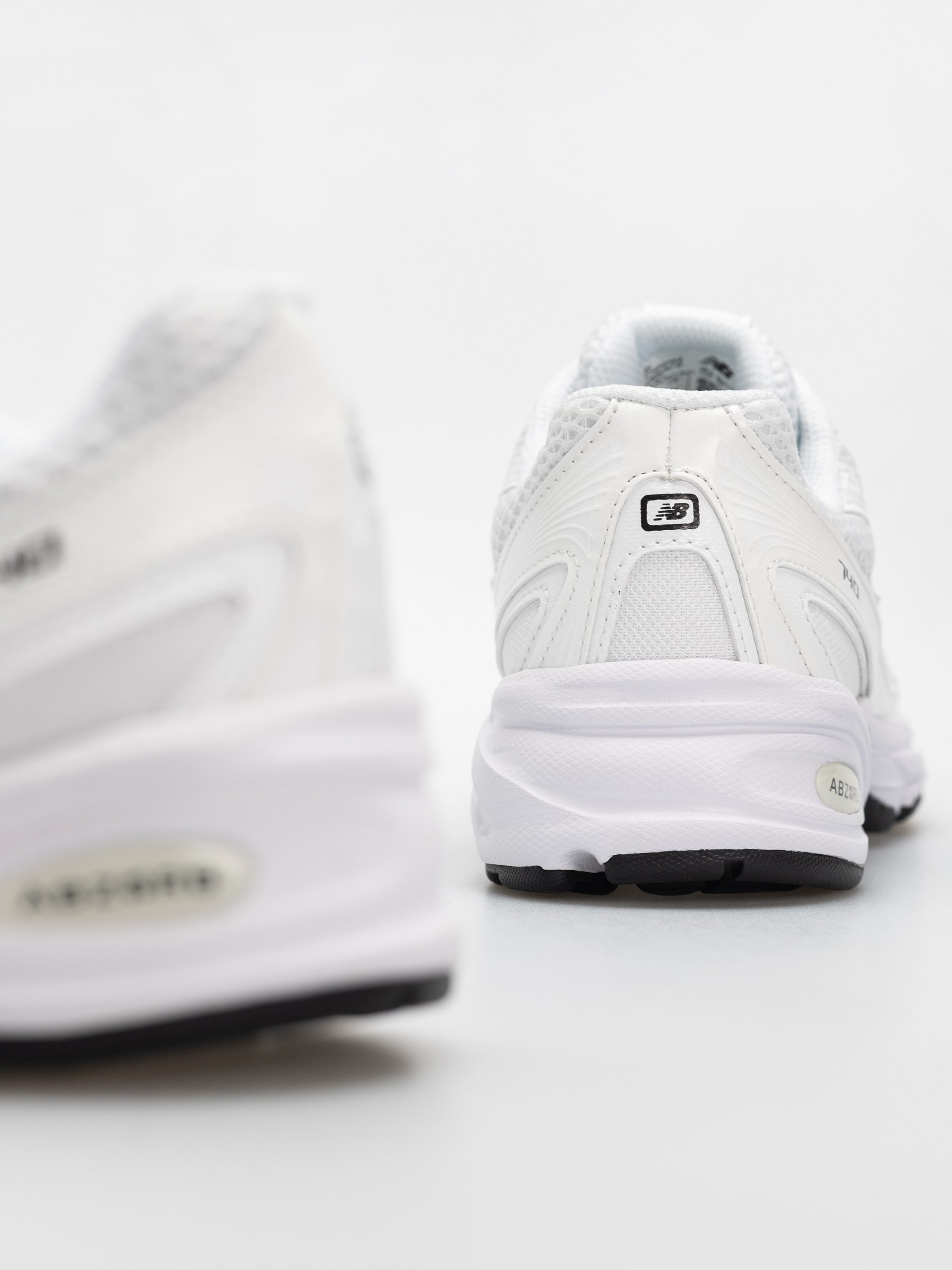 Обувки New Balance 740 (white/black ww2)