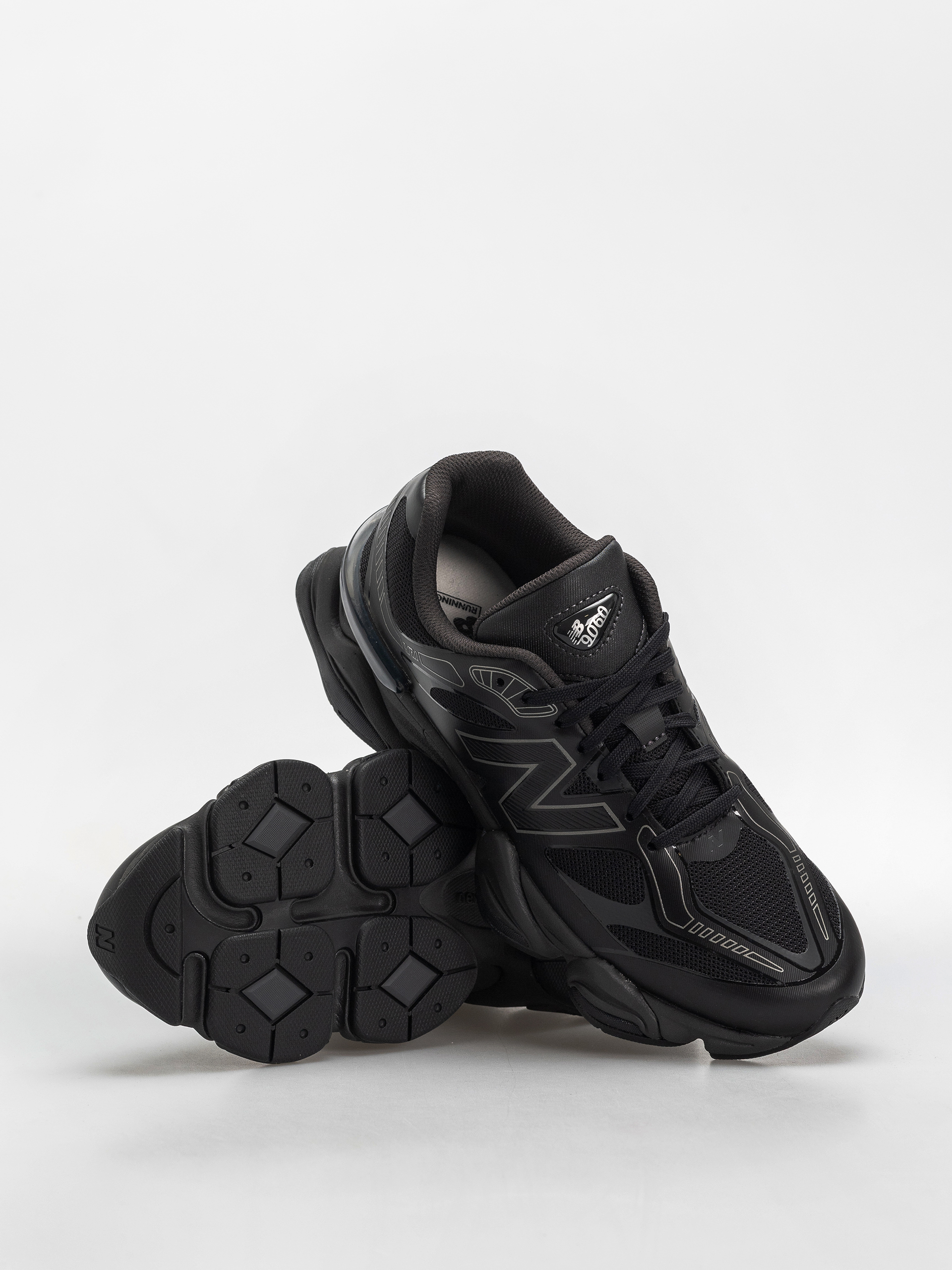 Обувки New Balance 9060 (black/faded black)