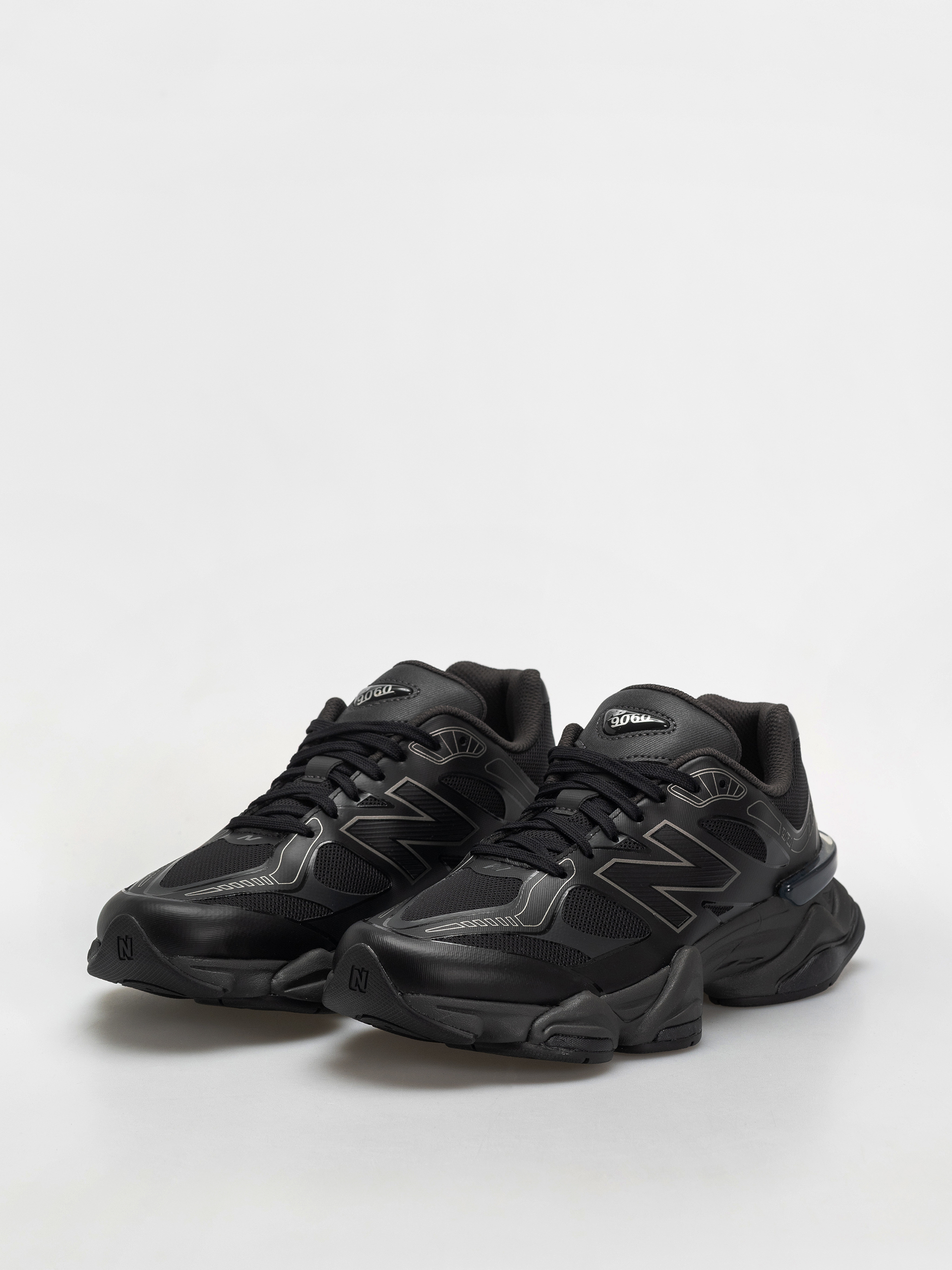 Обувки New Balance 9060 (black/faded black)