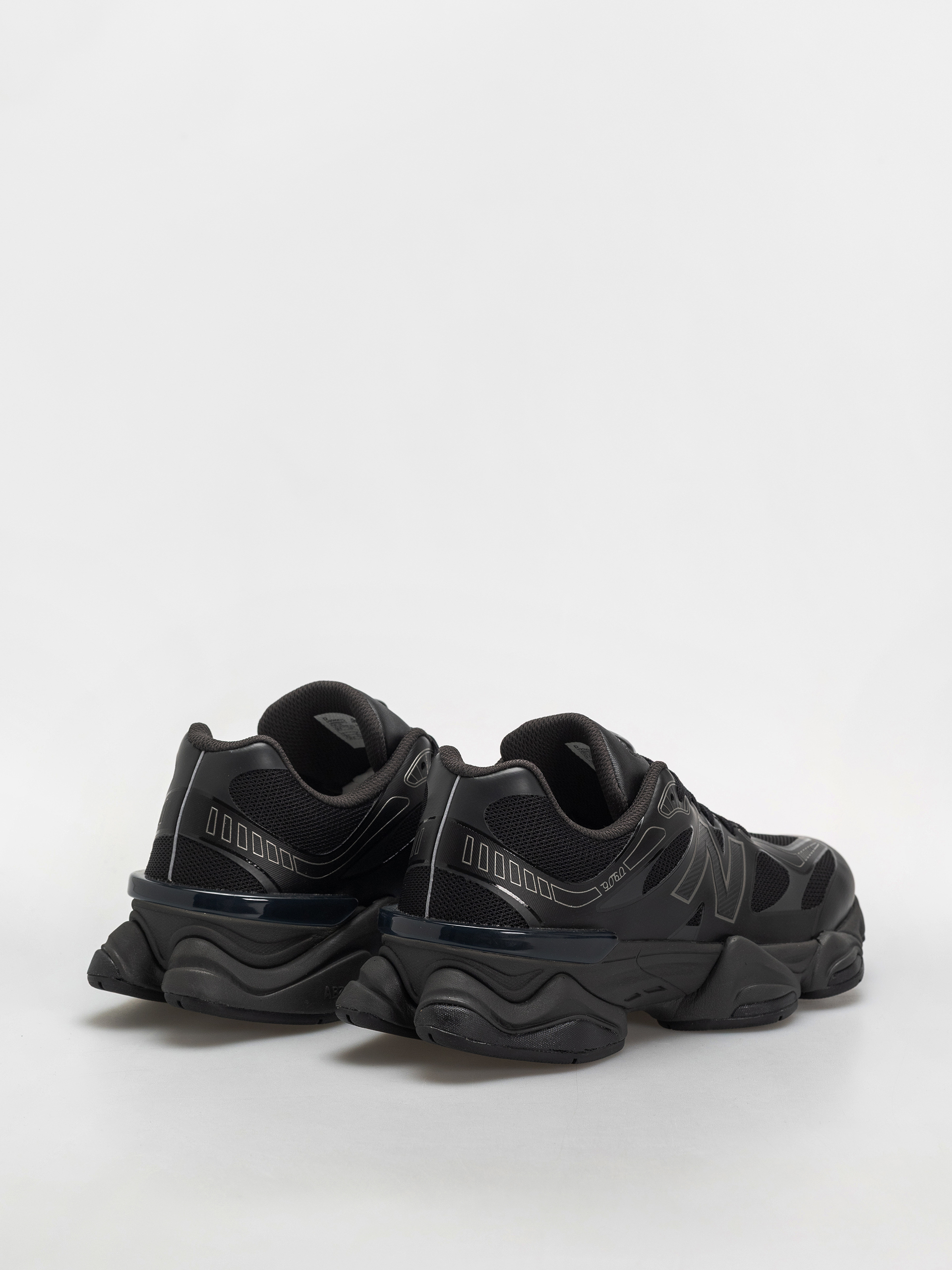 Обувки New Balance 9060 (black/faded black)