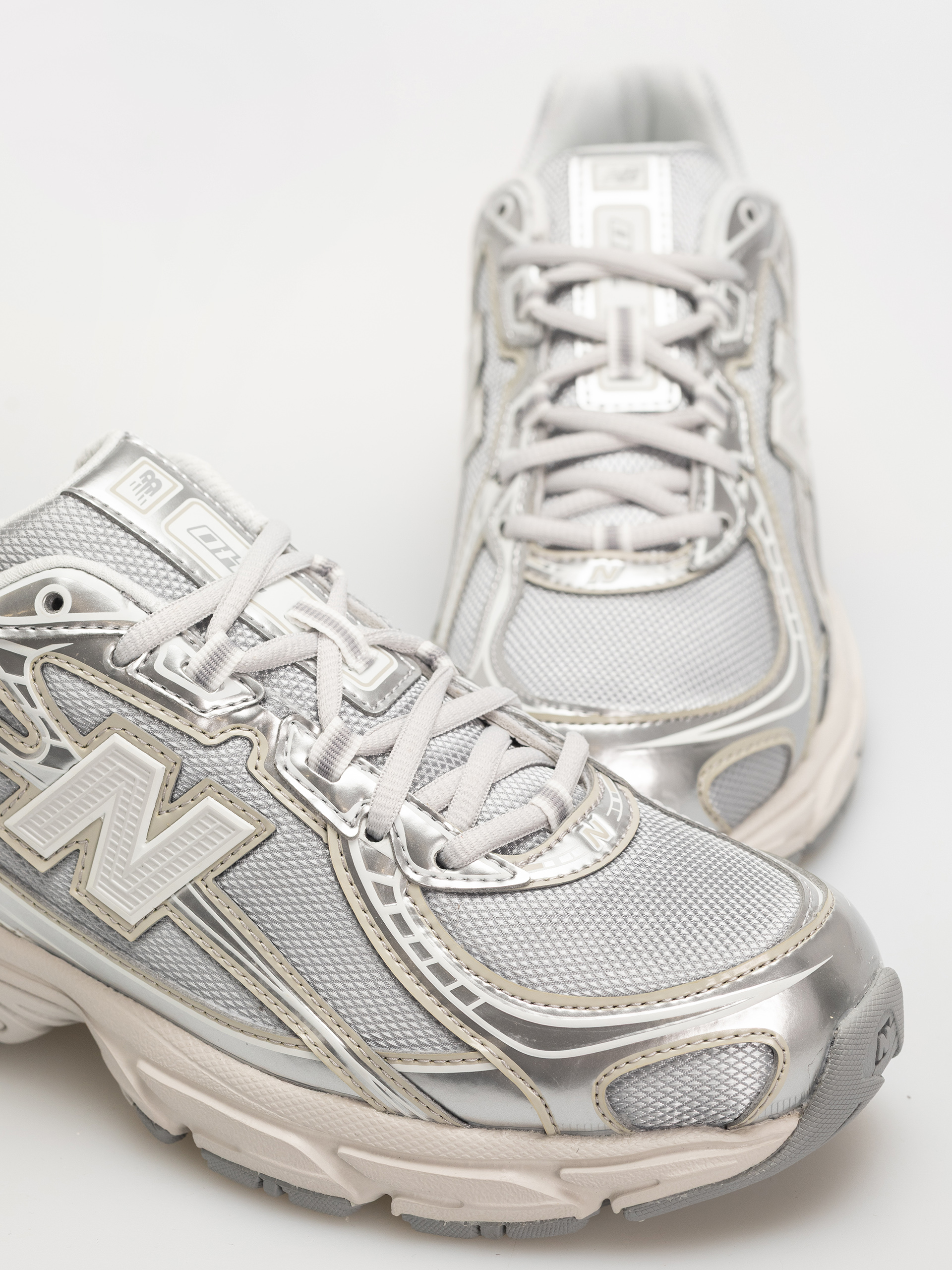 Обувки New Balance 740 (metallic silver/metallic silver)