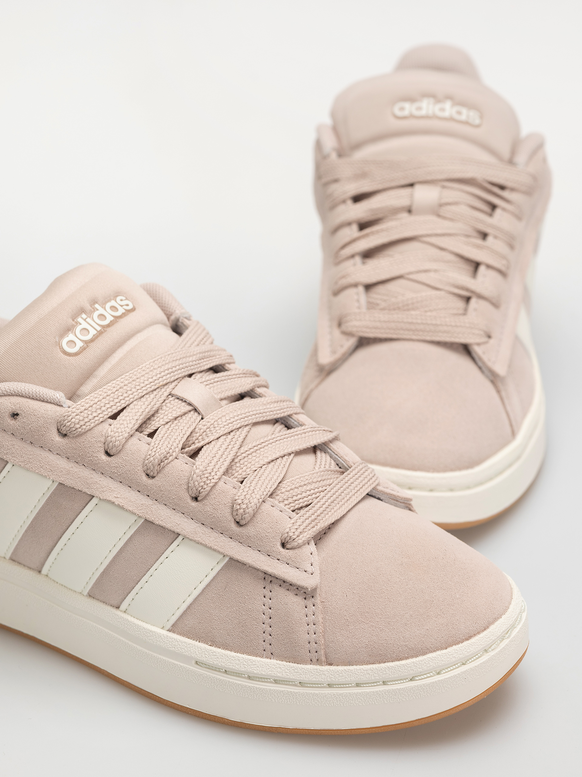 Обувки adidas Grand Court Alpha 0 Wmn (wontau/owhite/vapgre)