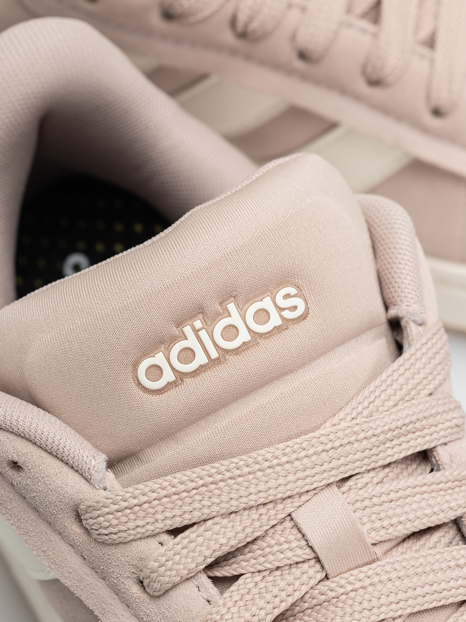 Обувки adidas Grand Court Alpha 0 Wmn (wontau/owhite/vapgre)