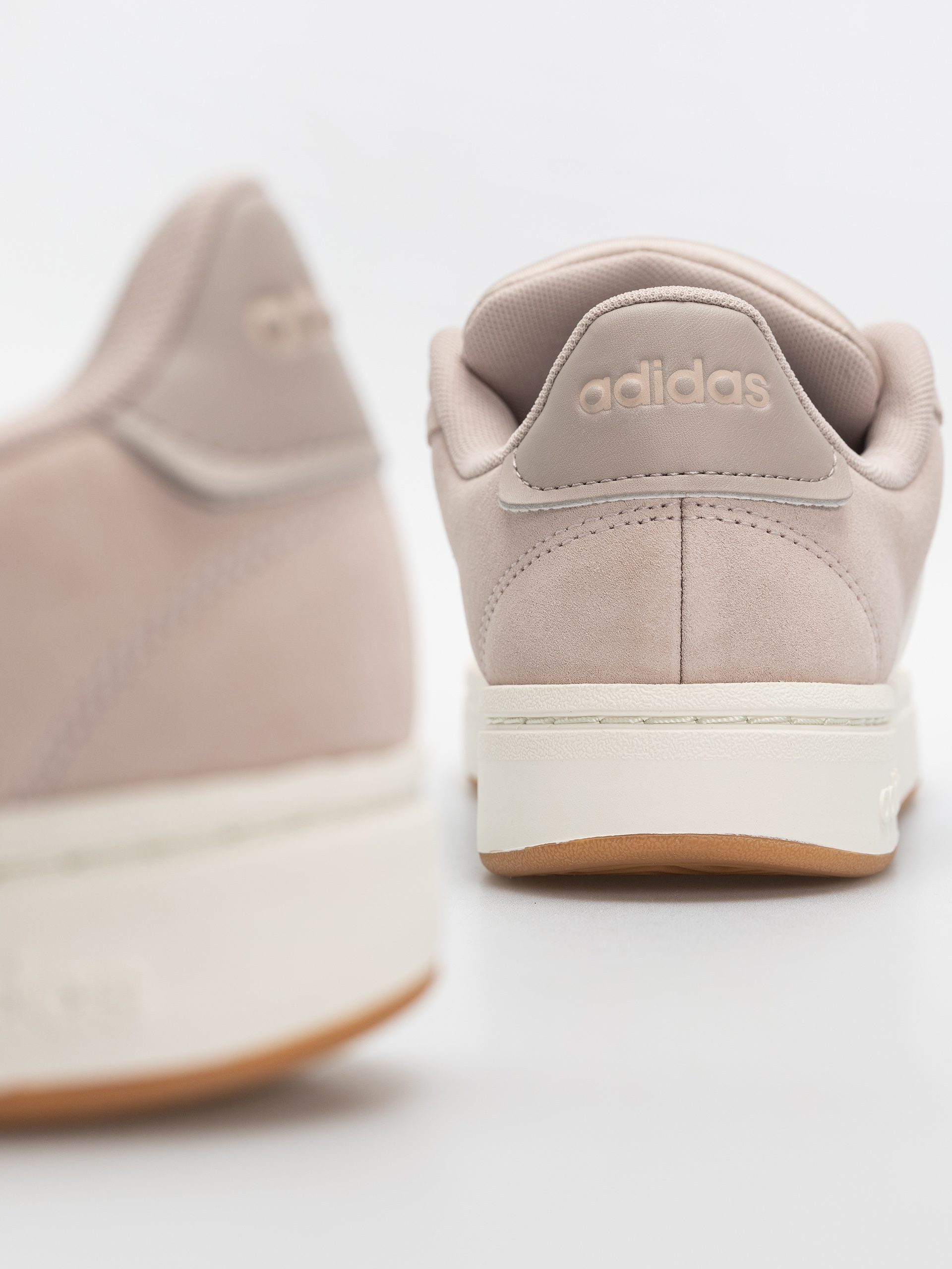 Обувки adidas Grand Court Alpha 0 Wmn (wontau/owhite/vapgre)