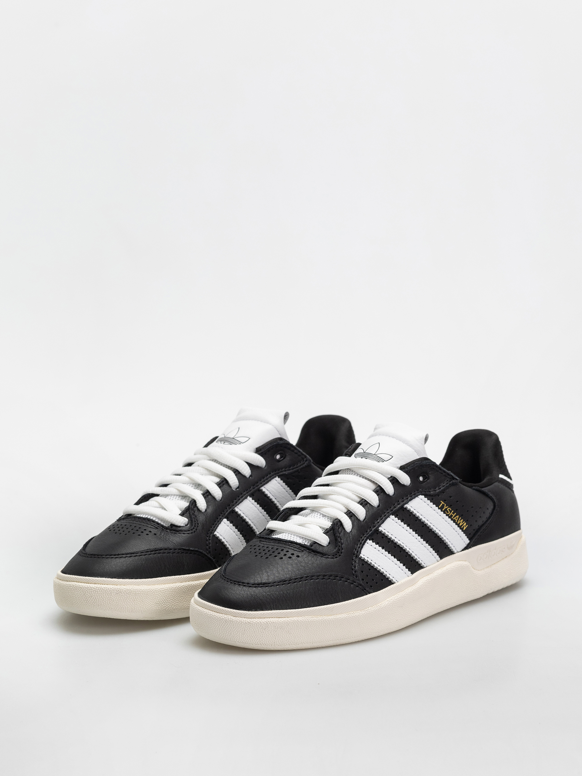 Обувки adidas Tyshawn Low (cblack/ftwwht/cwhite)