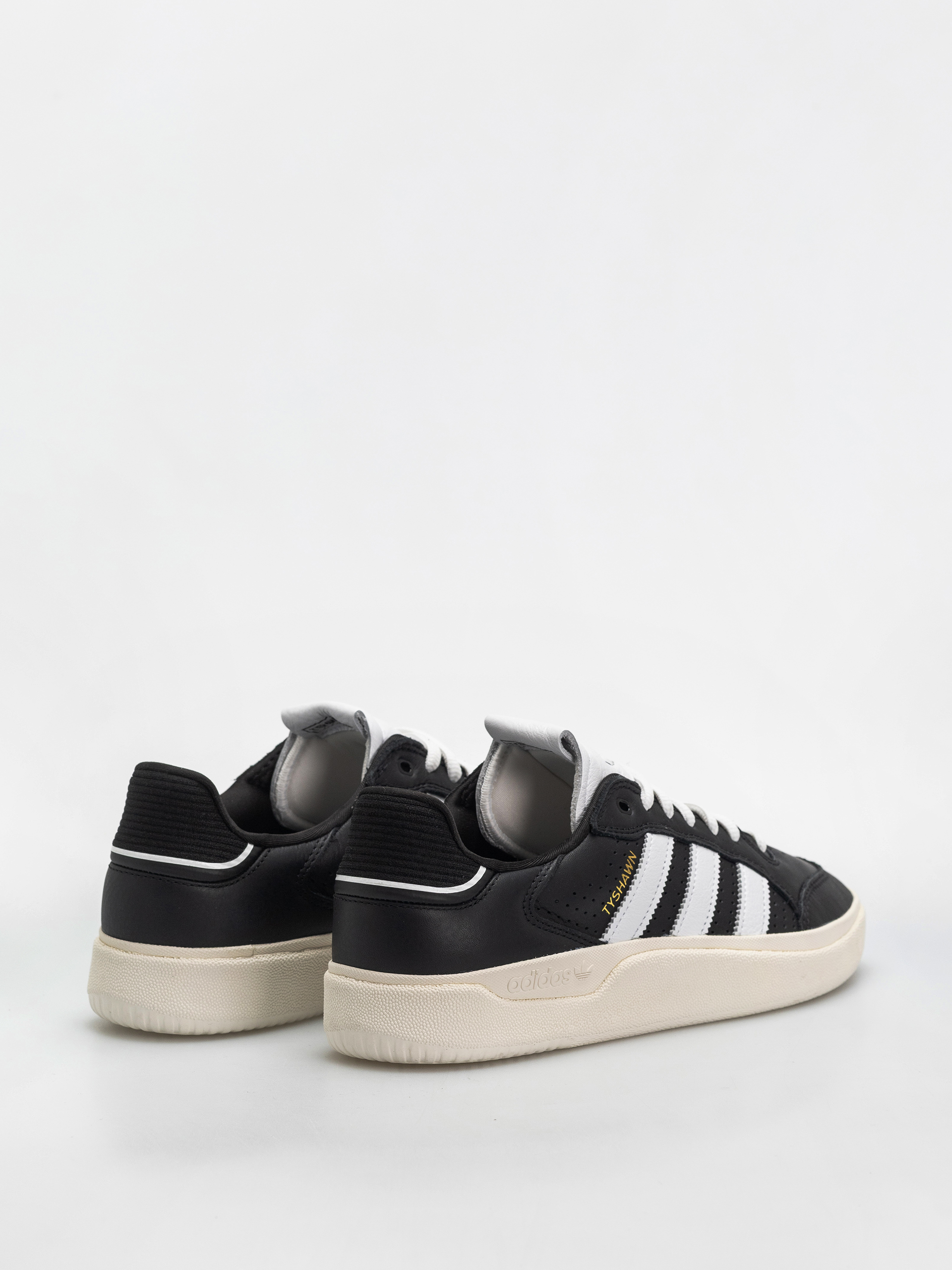 Обувки adidas Tyshawn Low (cblack/ftwwht/cwhite)