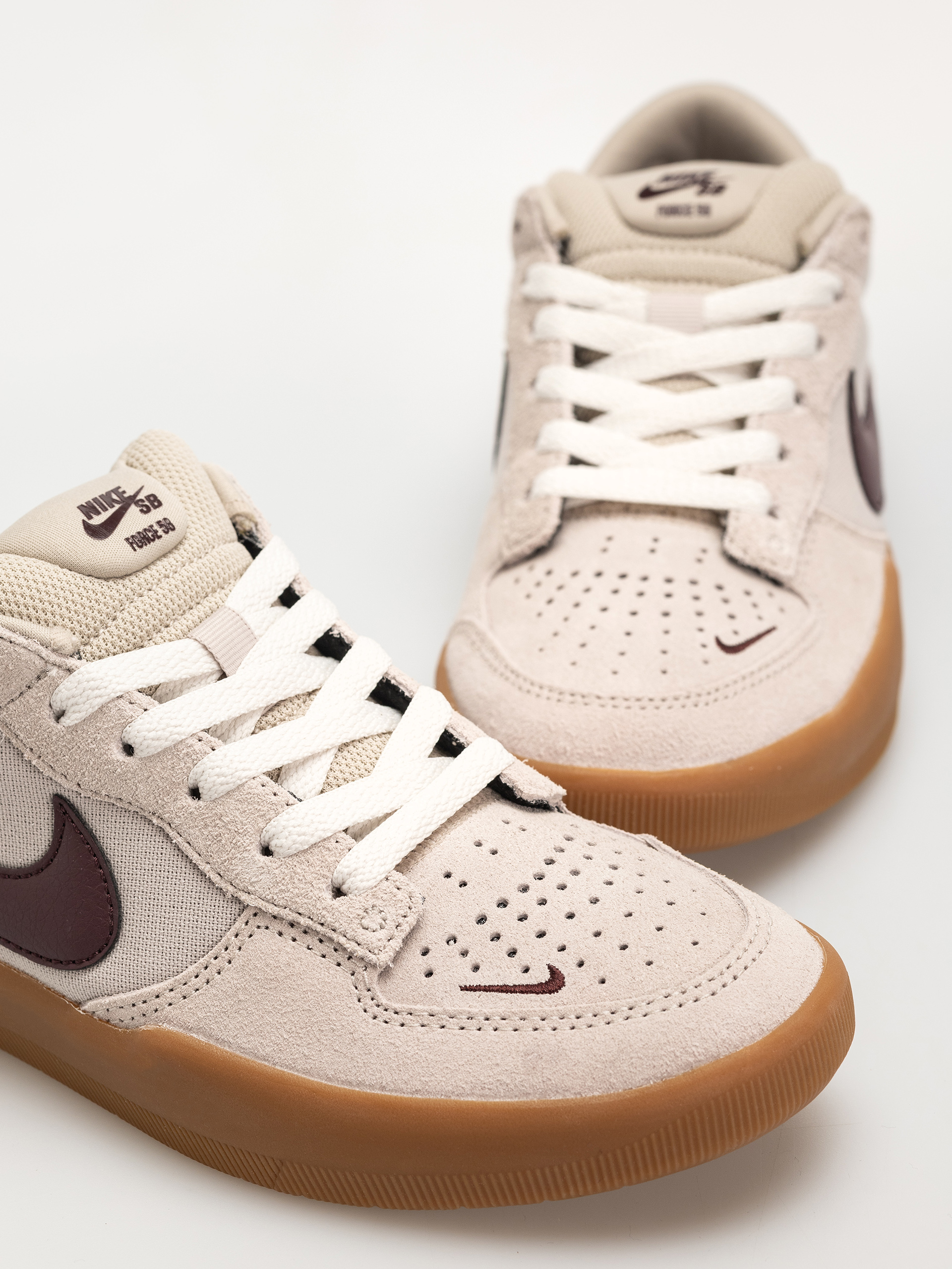 Обувки Nike SB Force 58 (cream ii/burgundy crush gum light brown)