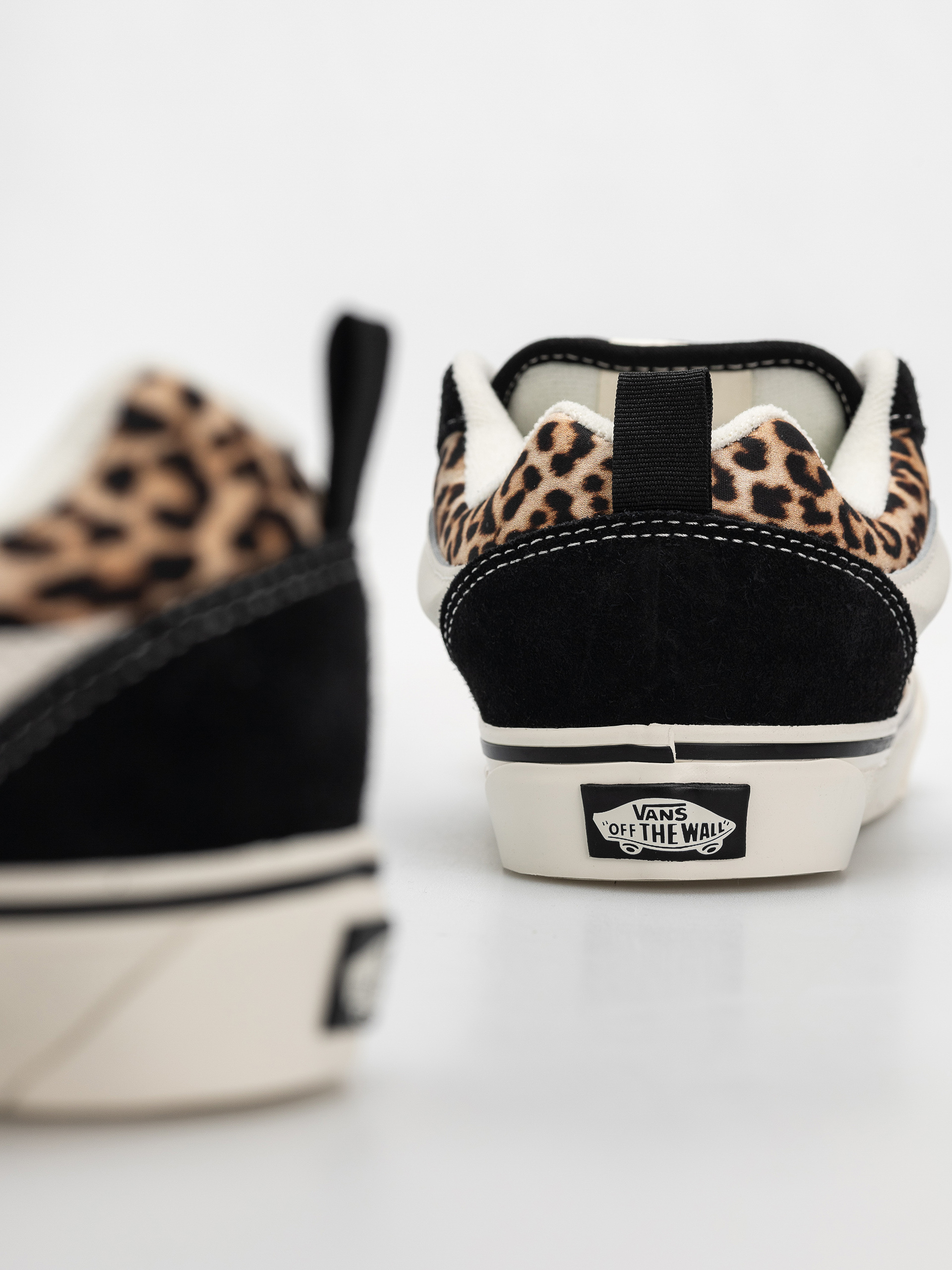 Обувки Vans Knu Skool (black/leopard)