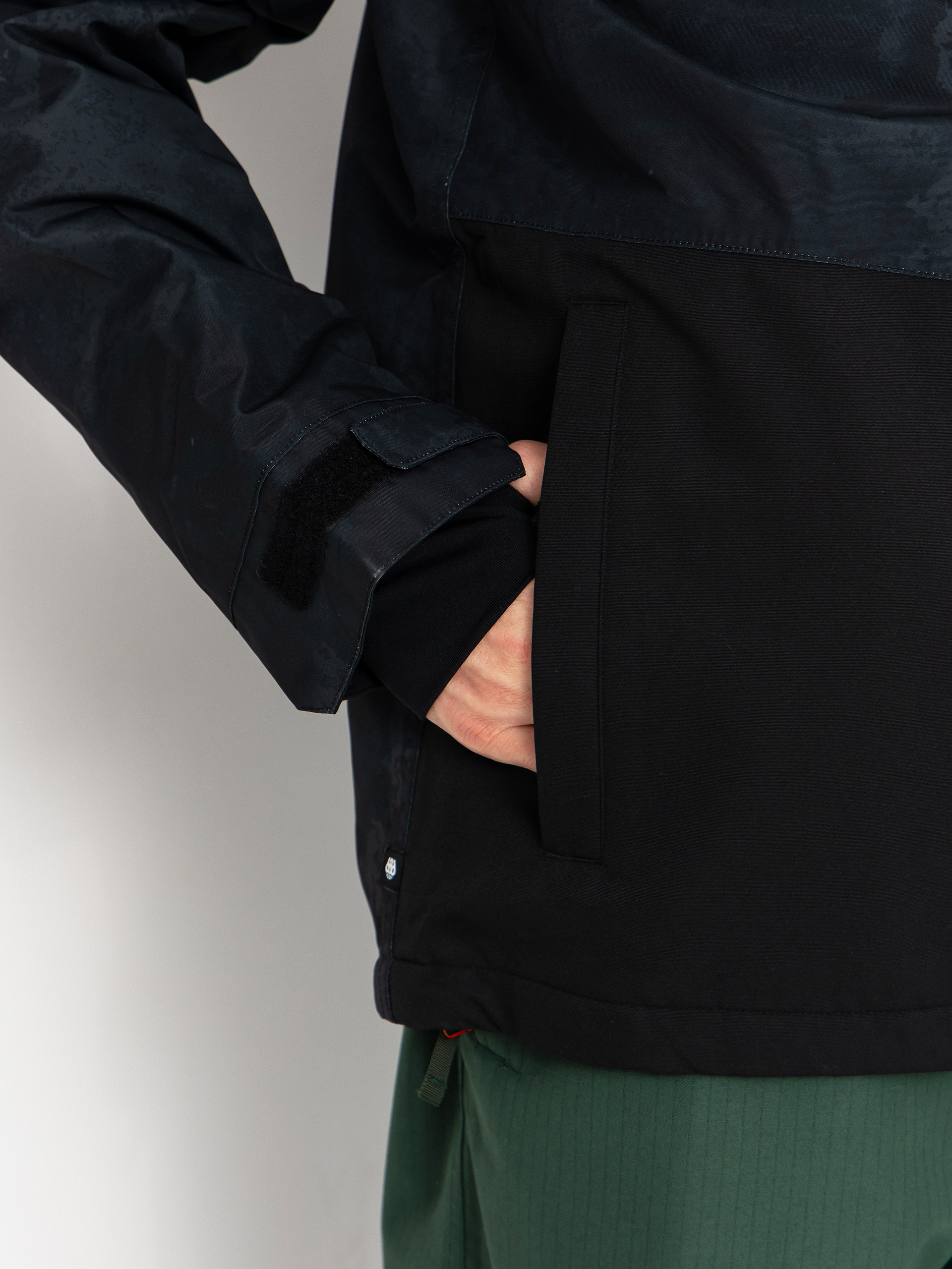 Мъжки Сноуборд яке 686 Geo Insulated (black hemisphere)