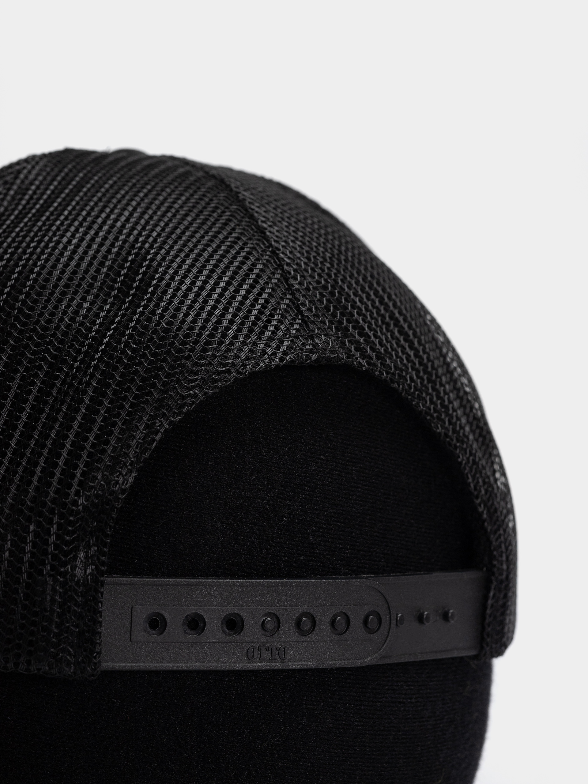 Шапка с козирка Thrasher x Spitfire (black/gold/black)