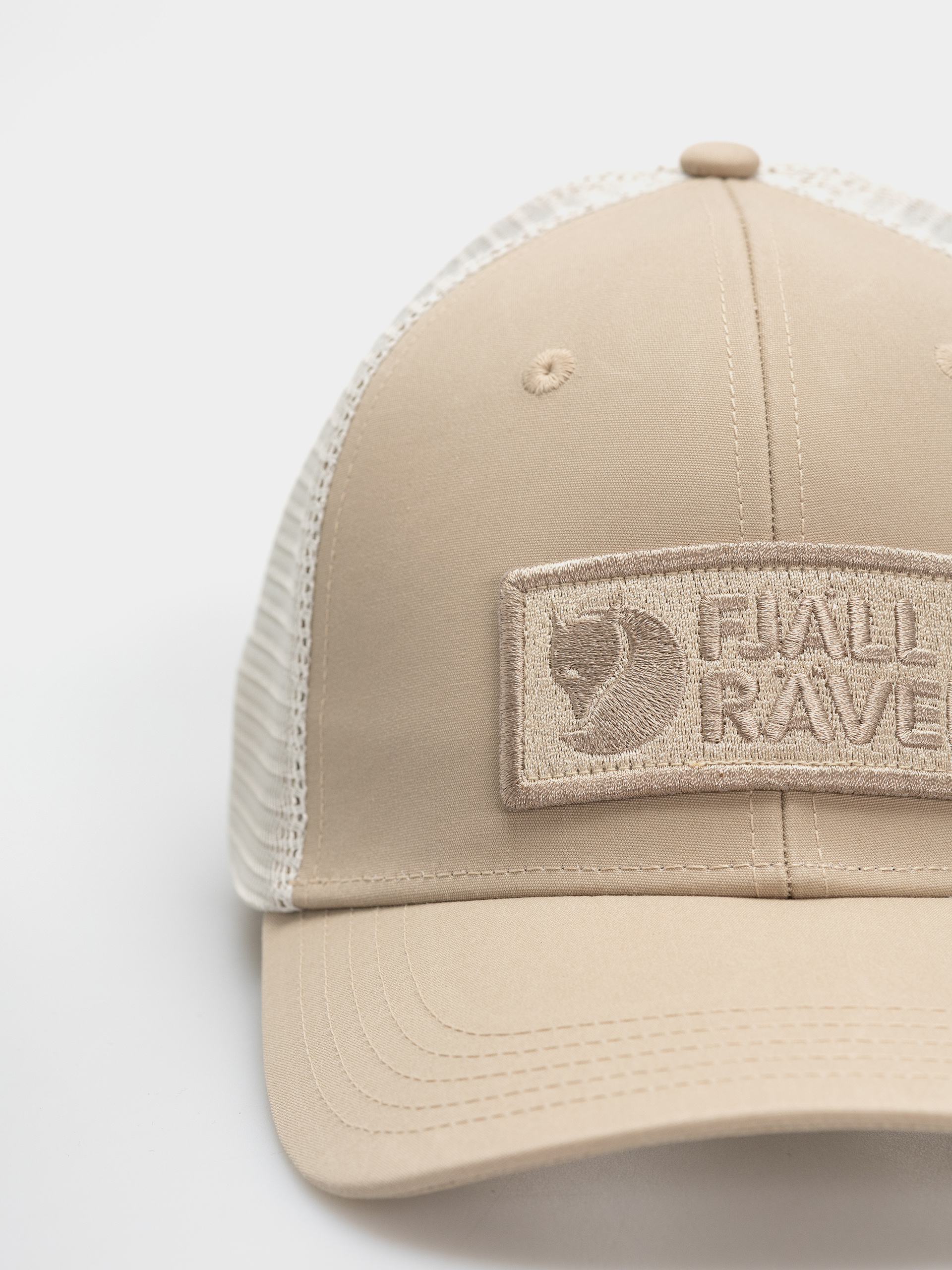 Шапка с козирка Fjallraven Langtradarkeps (fossil)