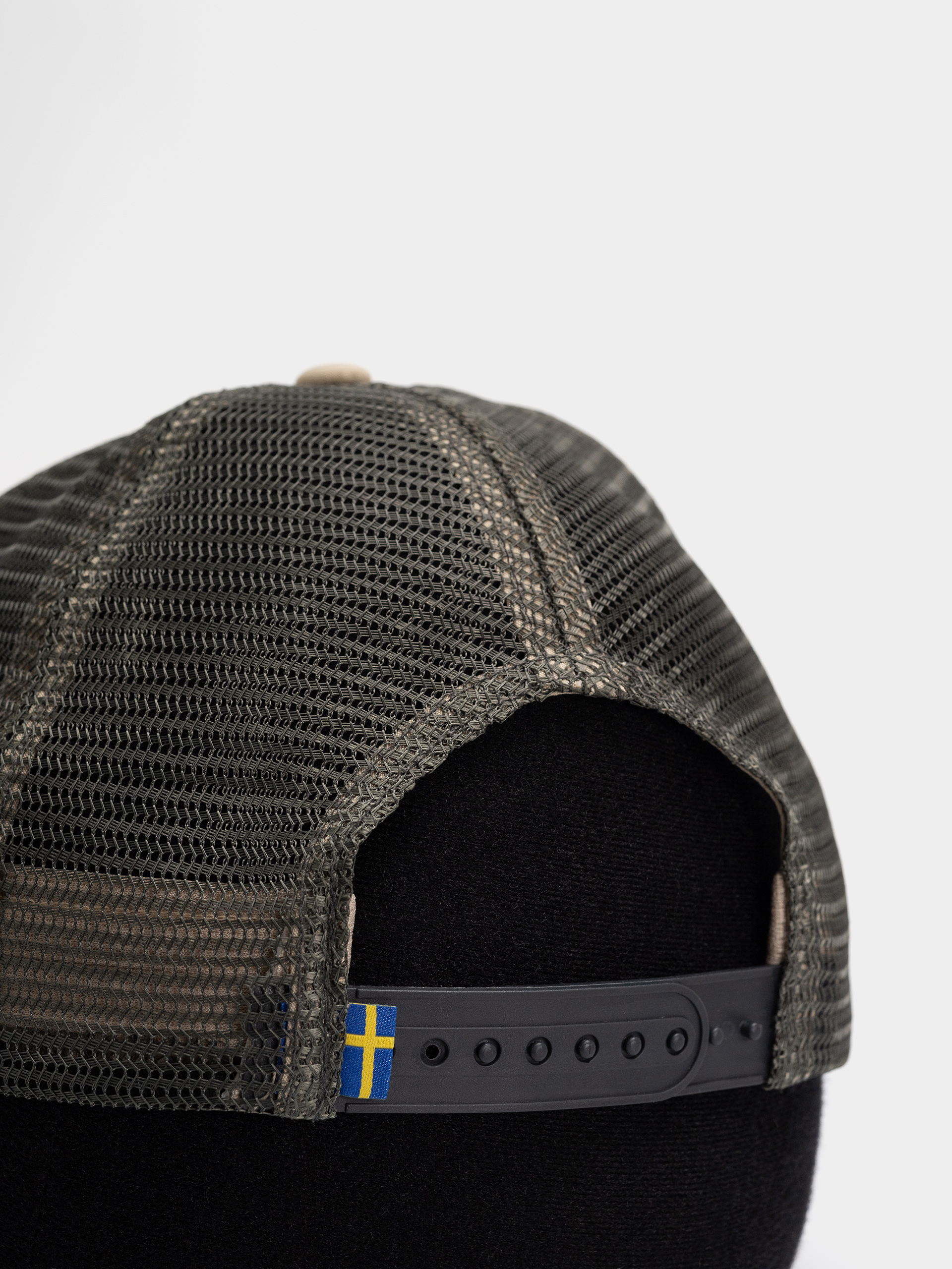 Шапка с козирка Fjallraven Badge Langtradarkeps (fossil)