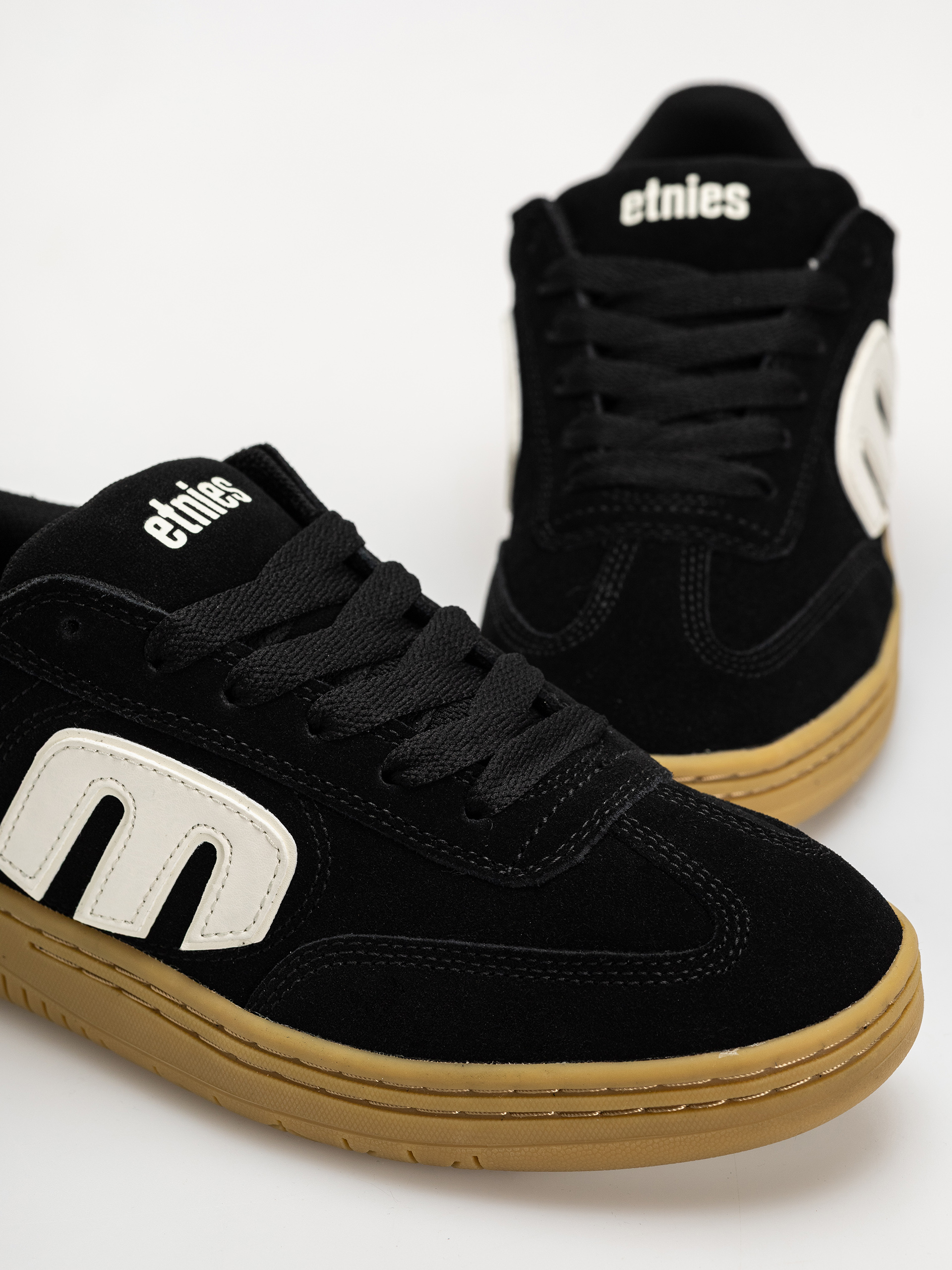 Обувки Etnies Locut (black/gum/white)