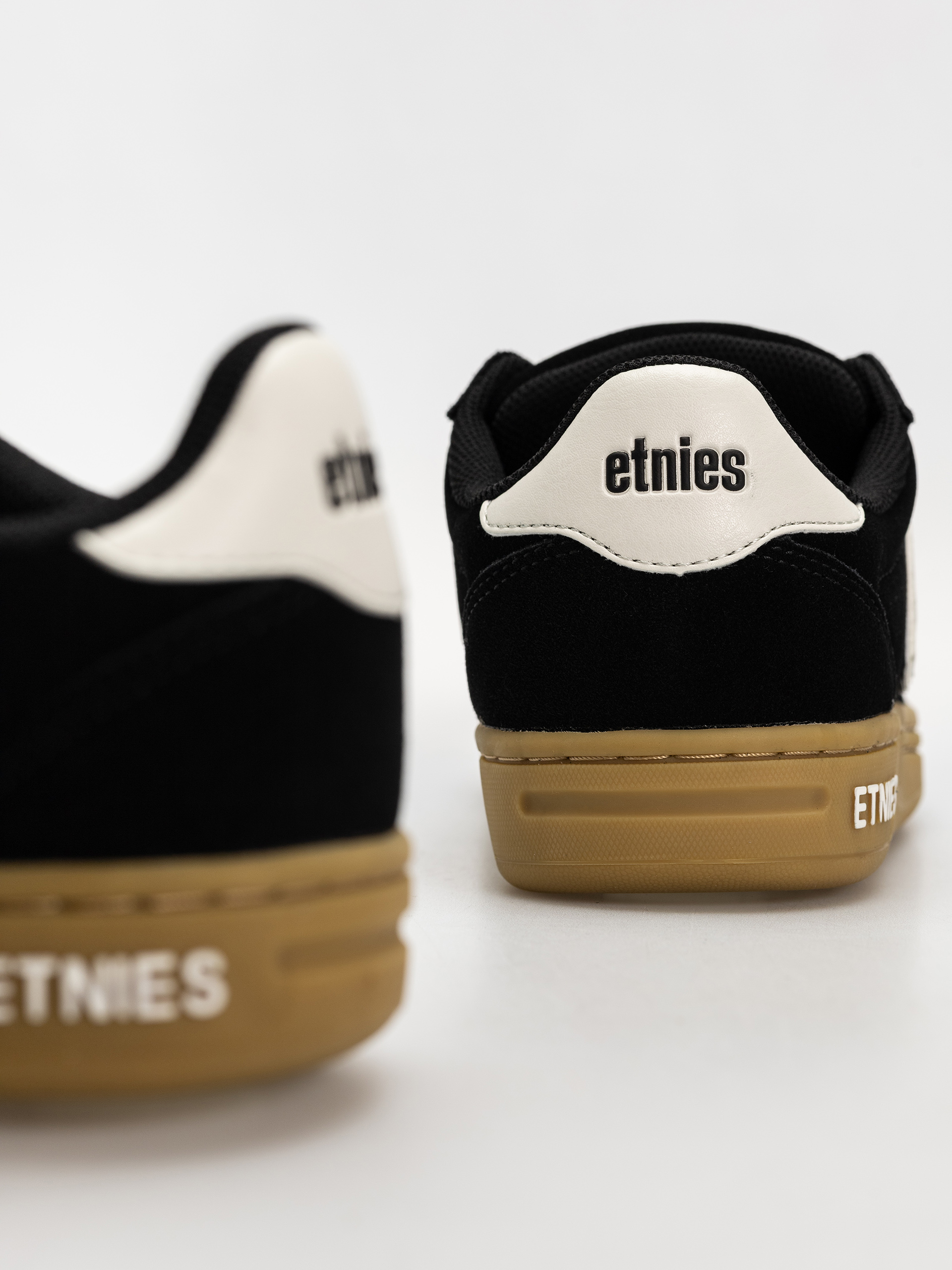 Обувки Etnies Locut (black/gum/white)