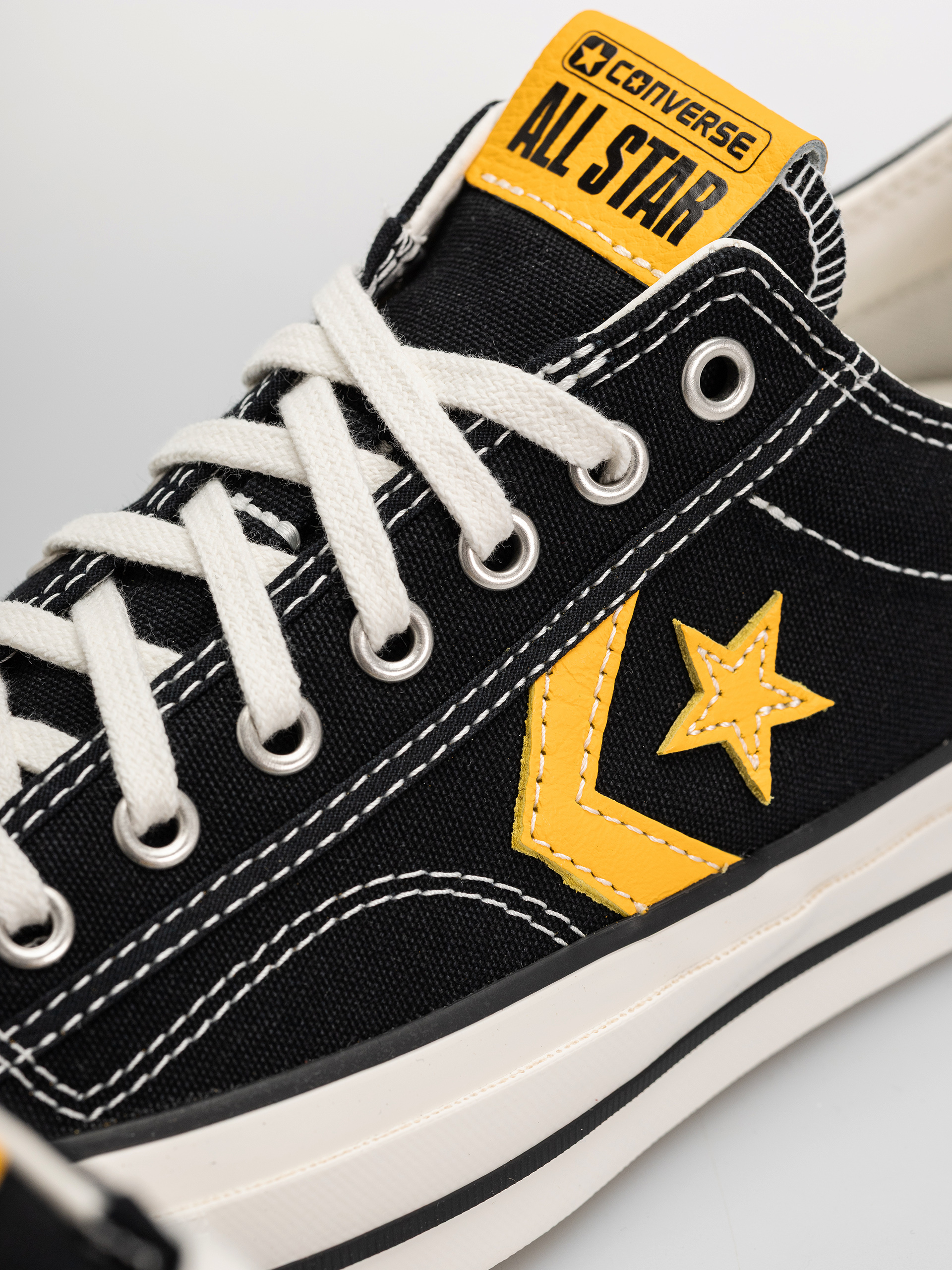 Кецове Converse Star Player 76 Ox (black/gold palm)