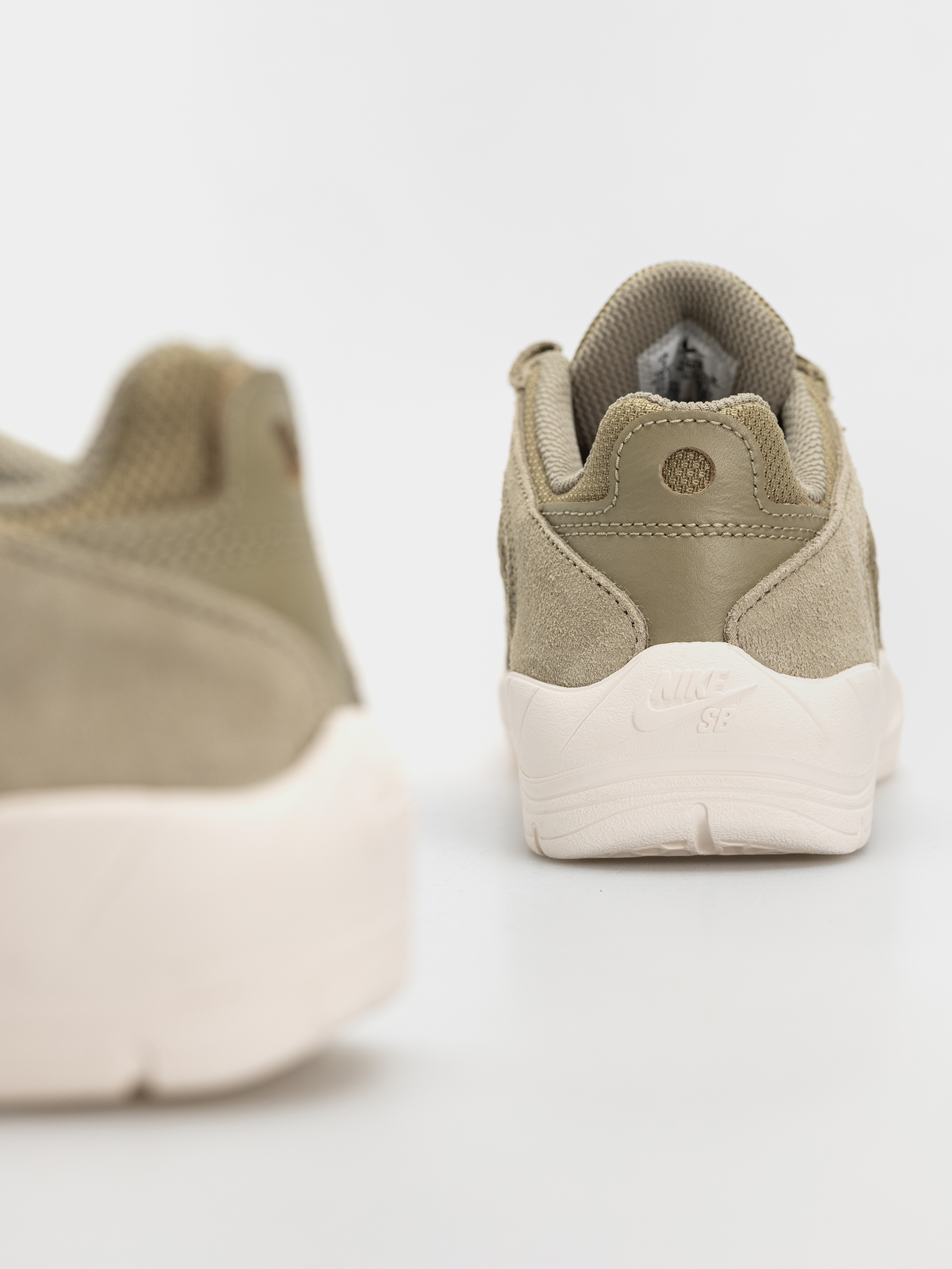 Обувки Nike SB Vertebrae (neutral olive/sail neutral olive sail)