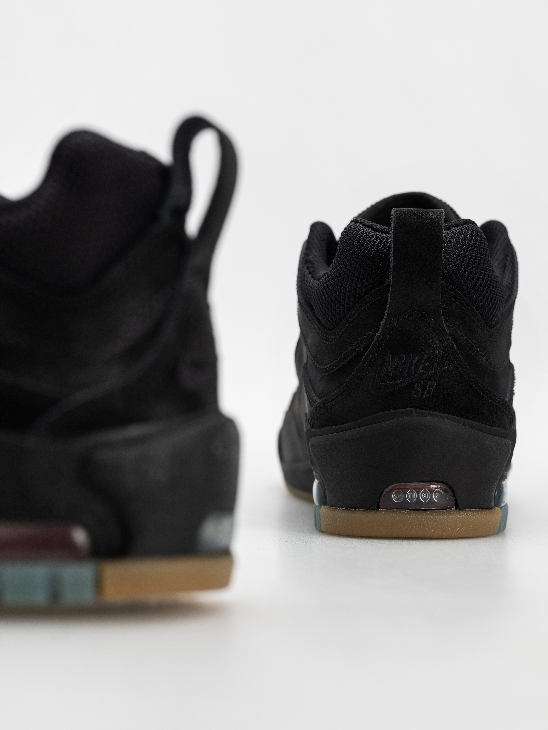 Обувки Nike SB Air Max Ishod (black/black black black)