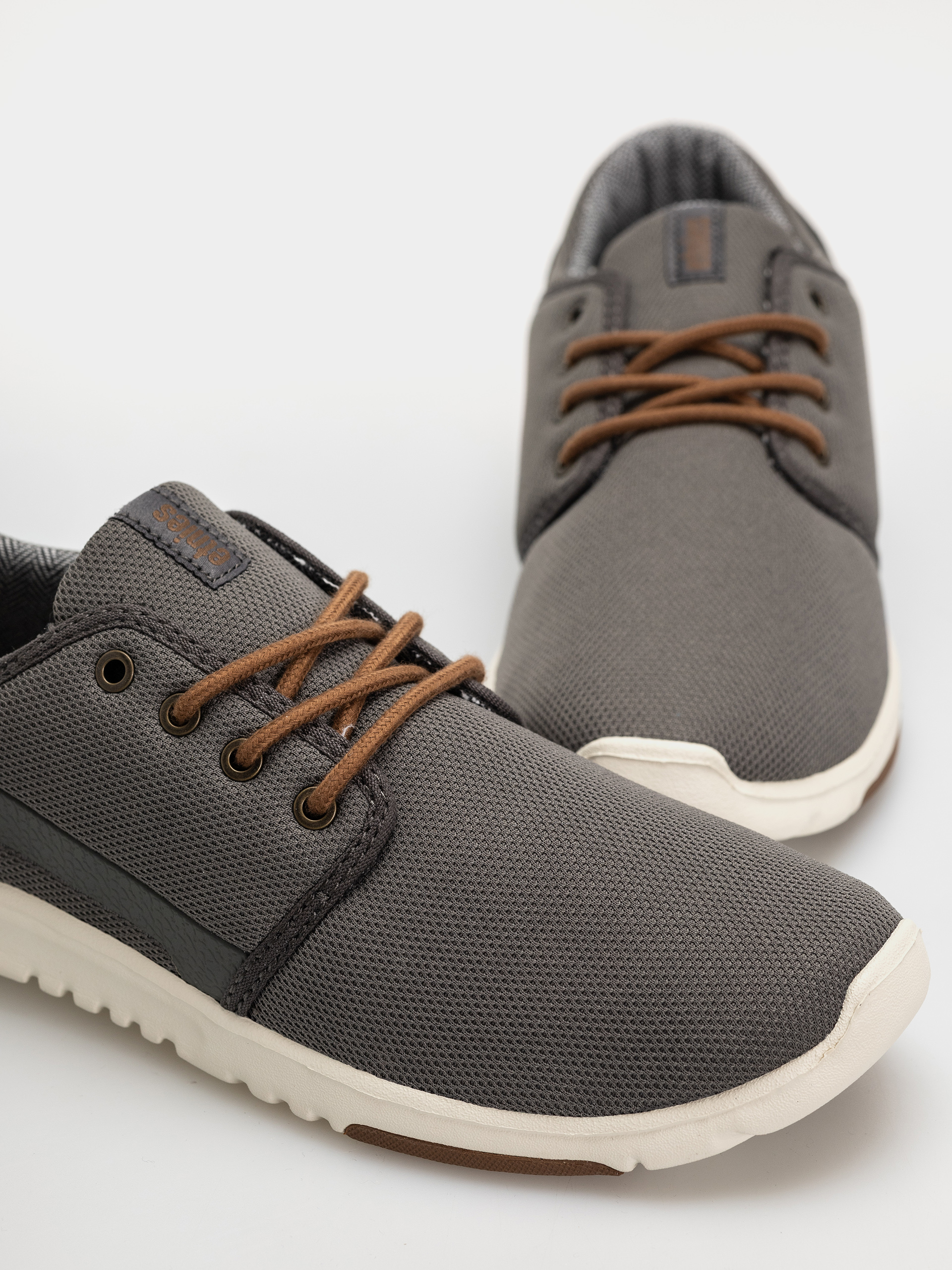 Обувки Etnies Scout (grey/grey/gold)