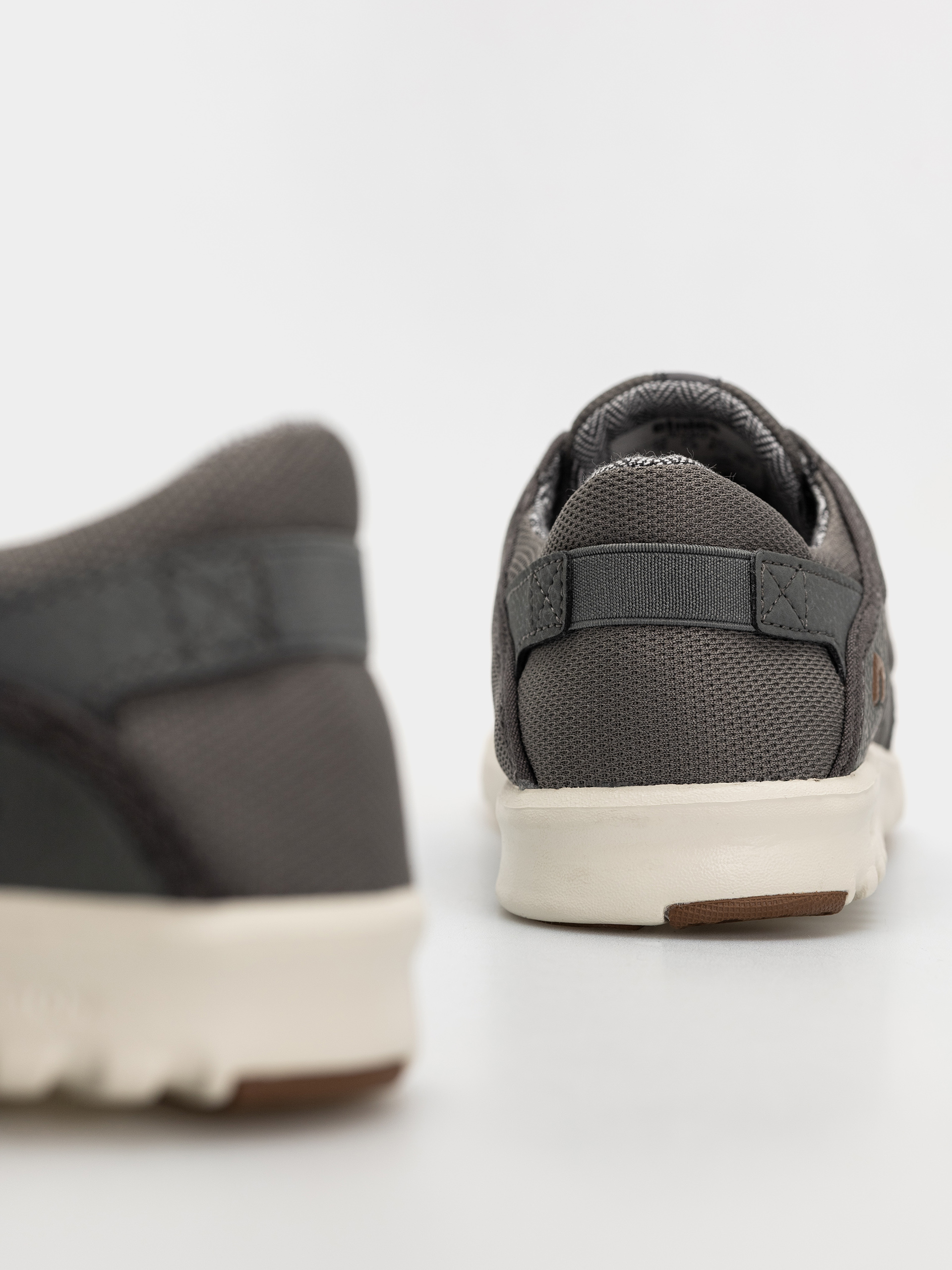 Обувки Etnies Scout (grey/grey/gold)