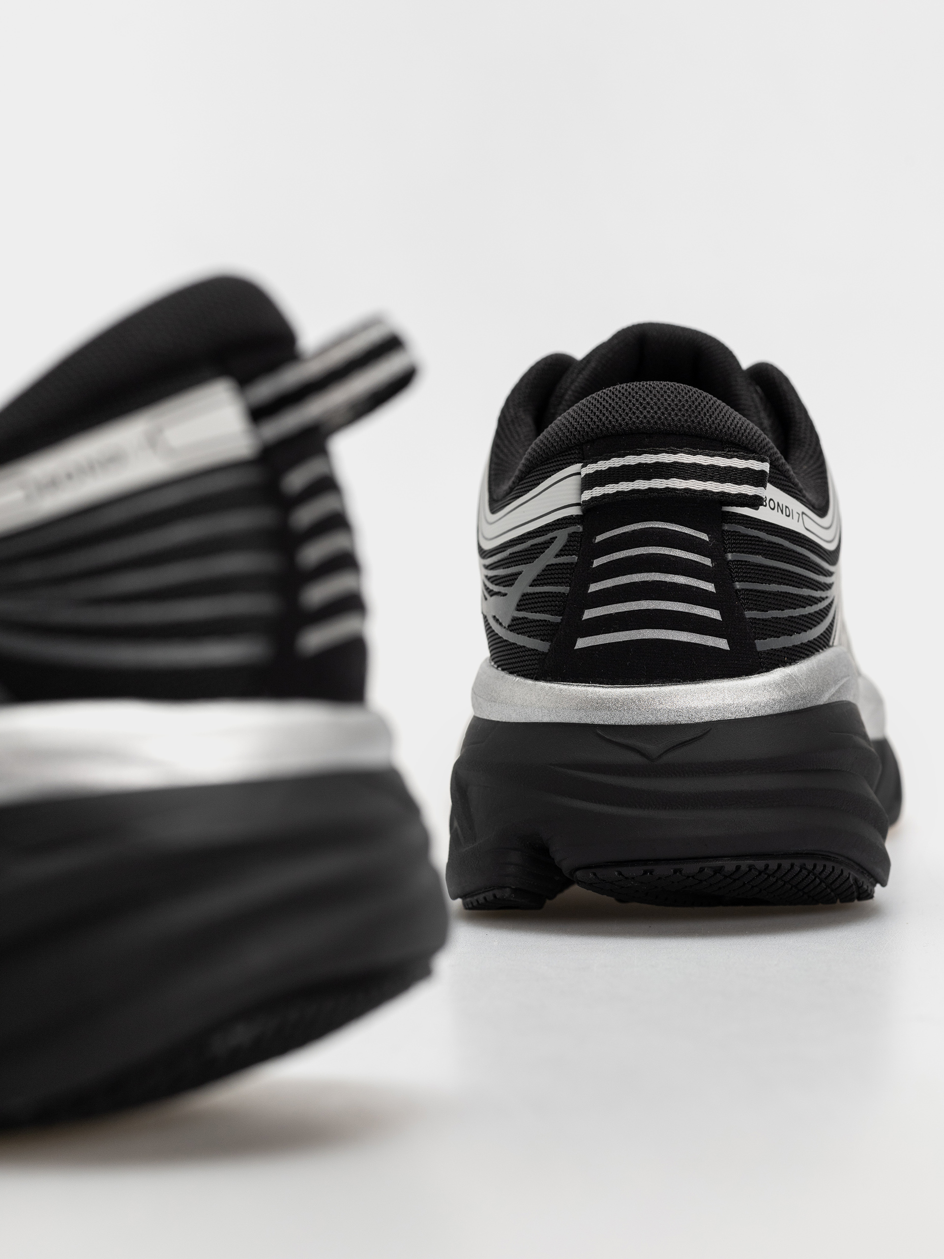 Обувки Hoka Bondi 7 (black/stardust)
