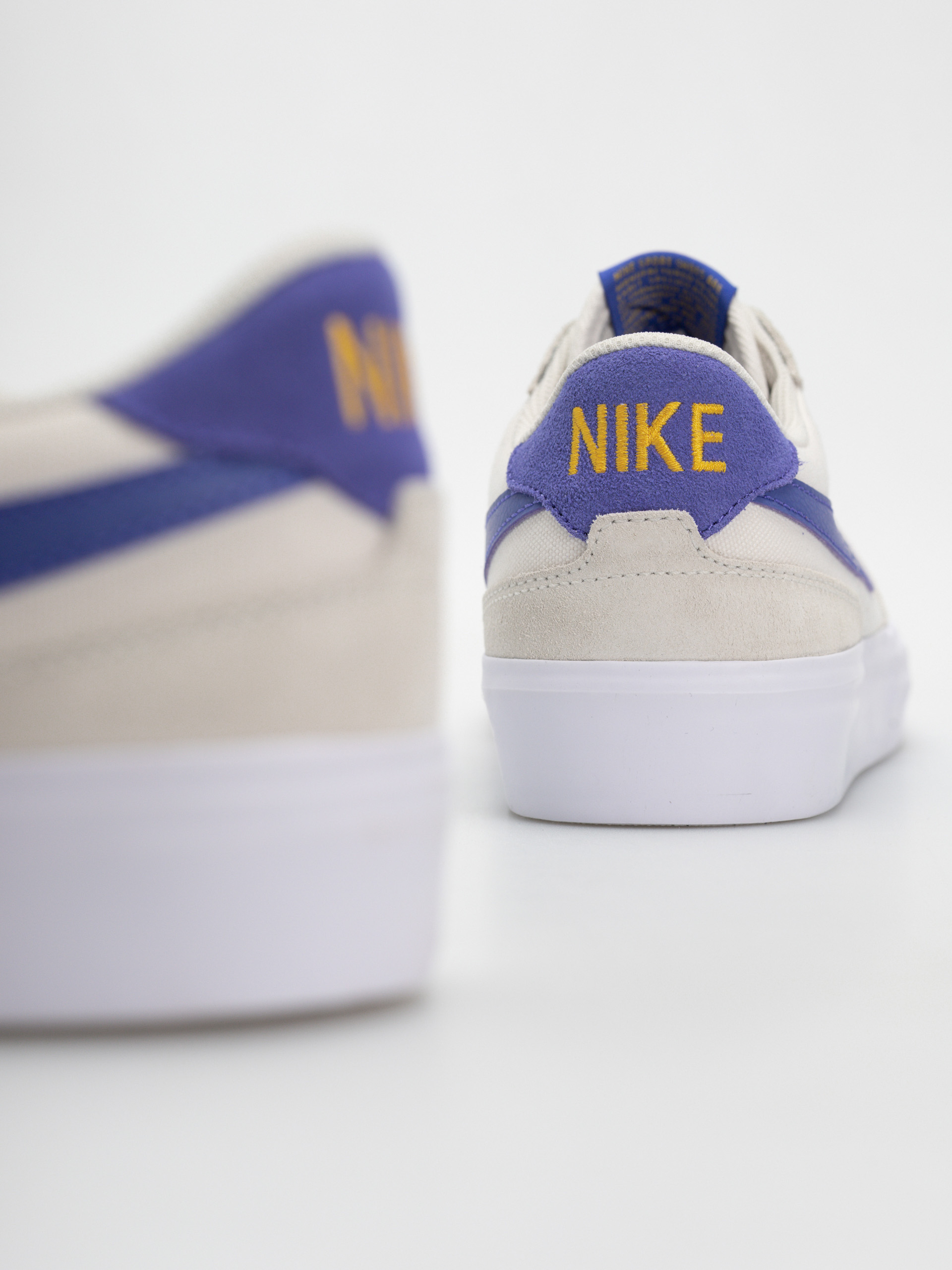 Обувки Nike SB Zoom Pogo Plus (phantom/persian violet light bone)