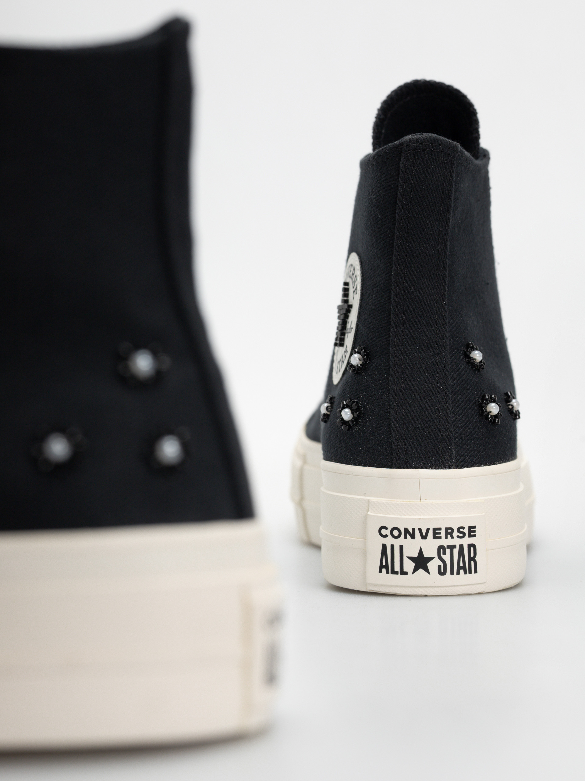 Кецове Converse Chuck Taylor All Star Lift Hi Wmn (black/black/egret)